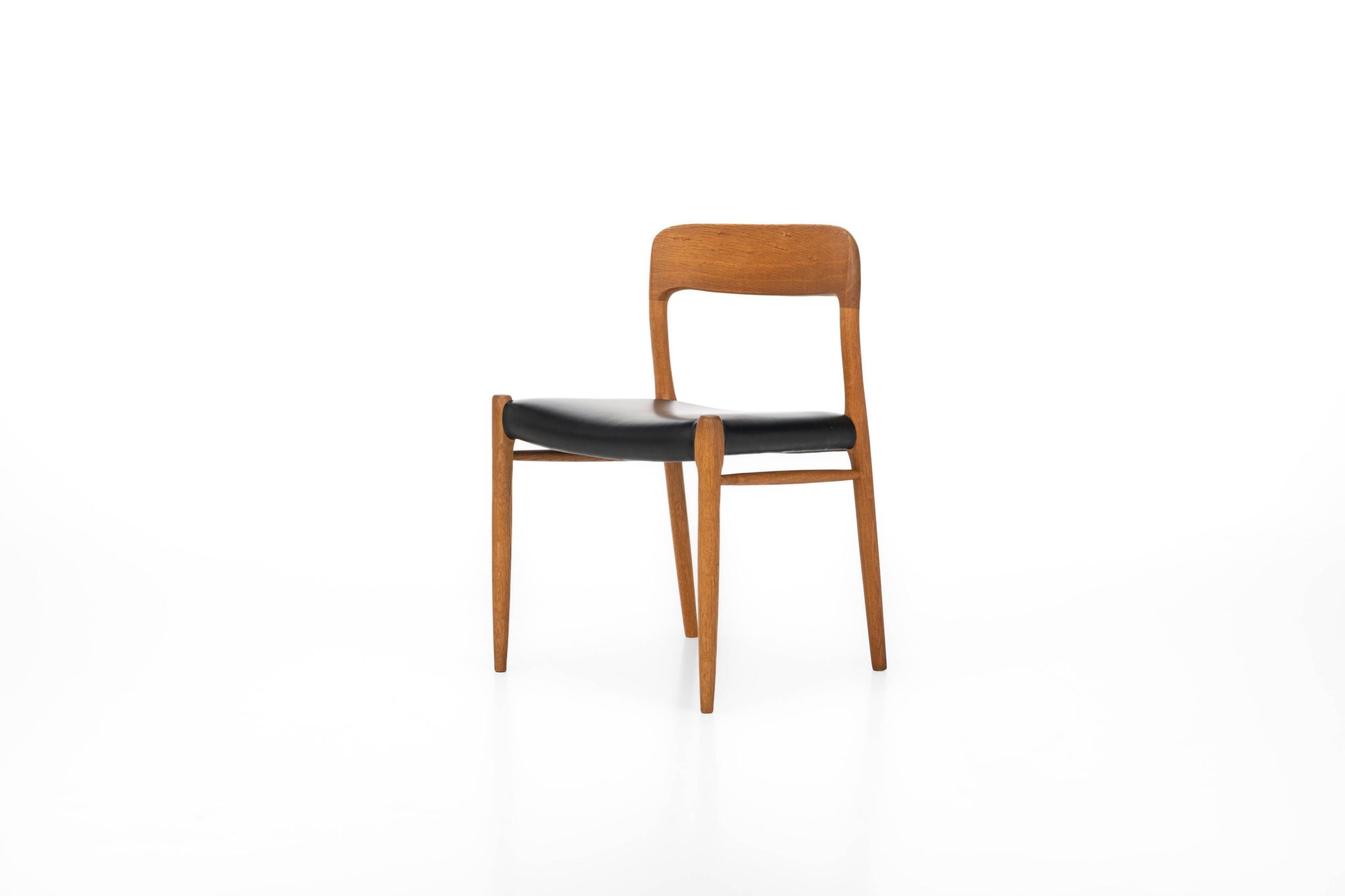 Set of 6 dining chairs by Niels O. Møller, Model 75