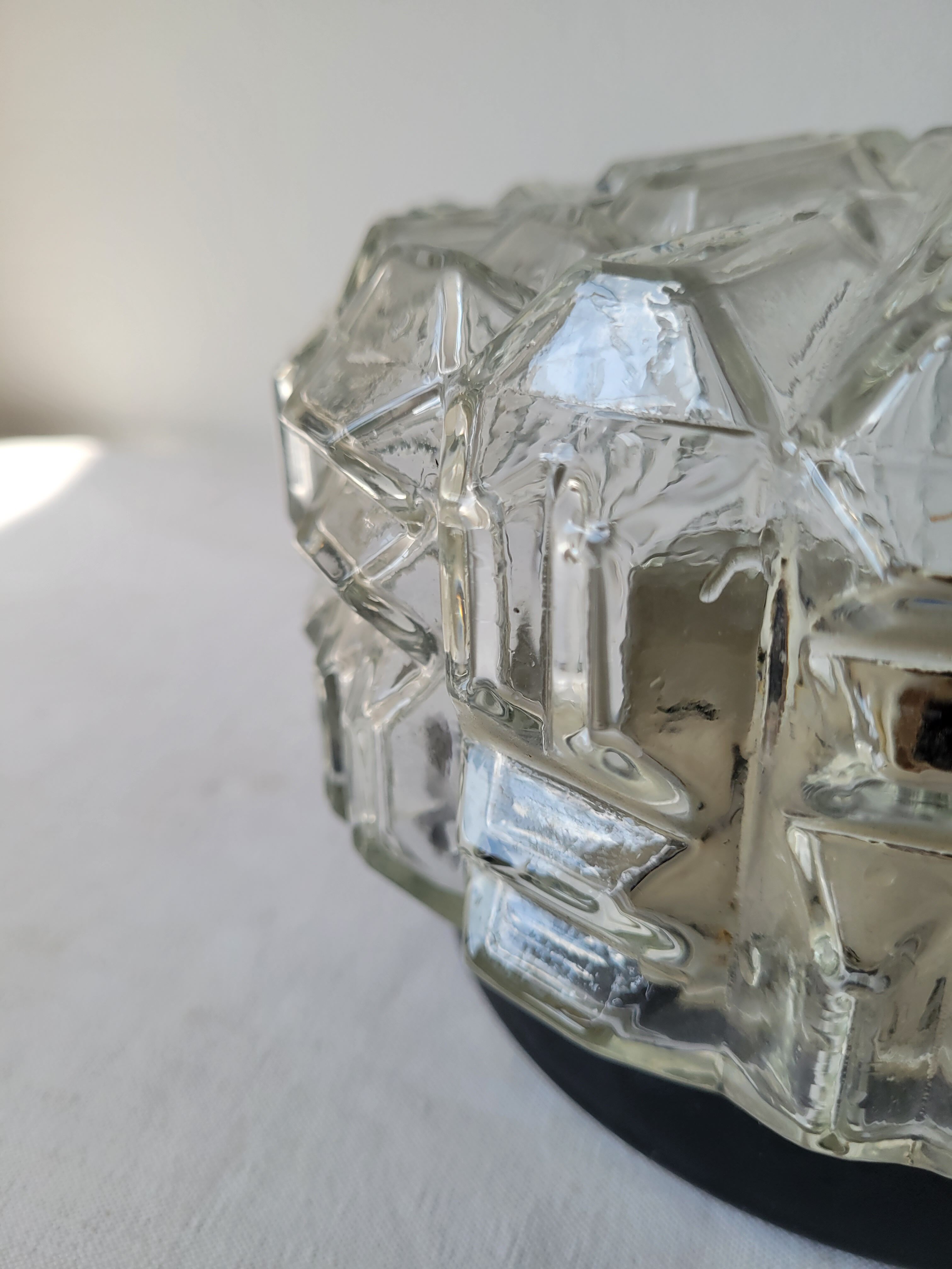 Cast glass ceiling lamp