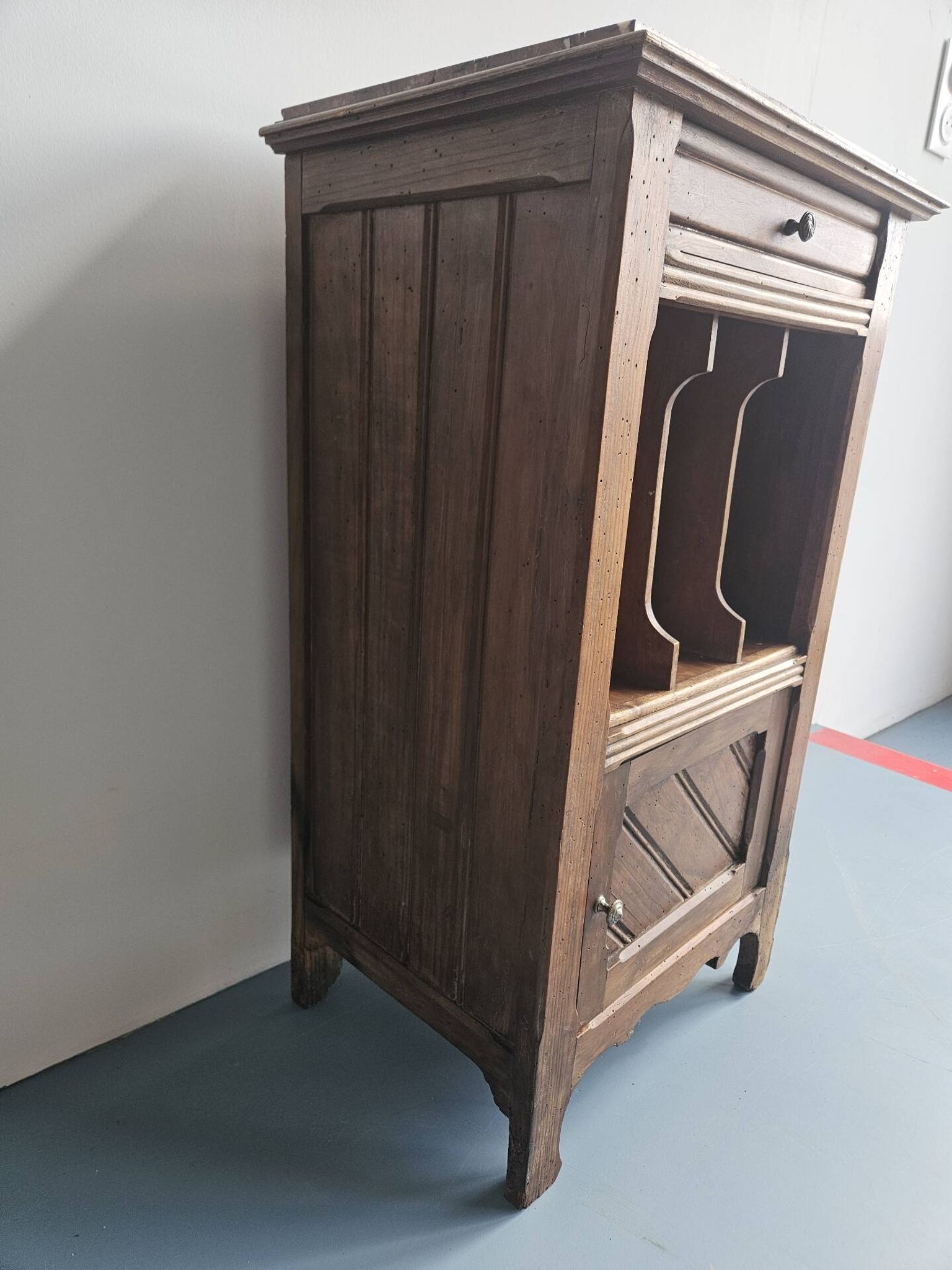 Chevet en bois avec rangement livres