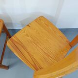 Suite of a round table with extension and 4 vintage pine chairs from the 60s and 70s
