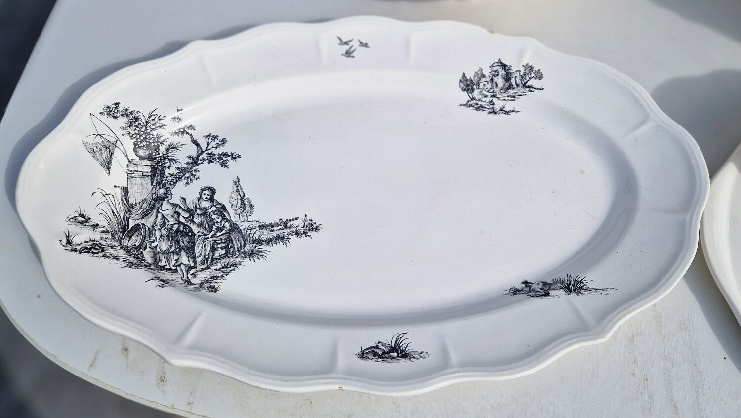 Salins earthenware table service model Chantal, 55 pieces.