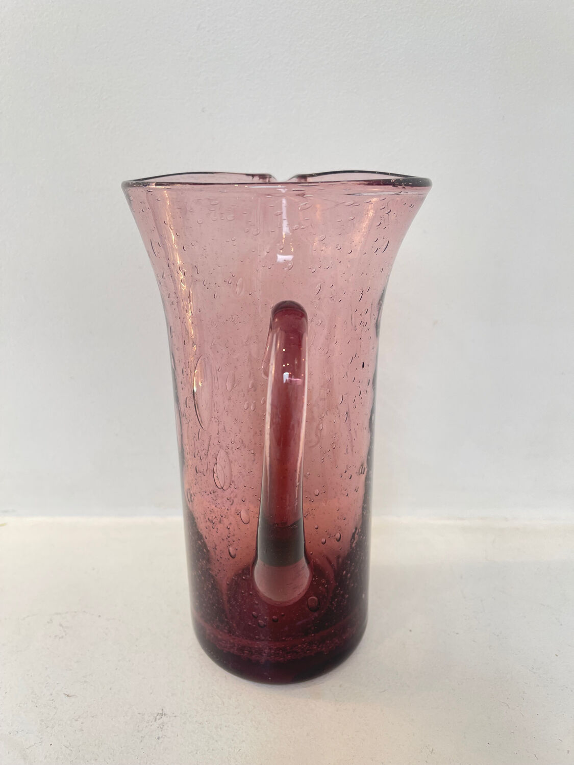 Vintage amethyst pink blown glass jug – bubble design from the 60s/70s