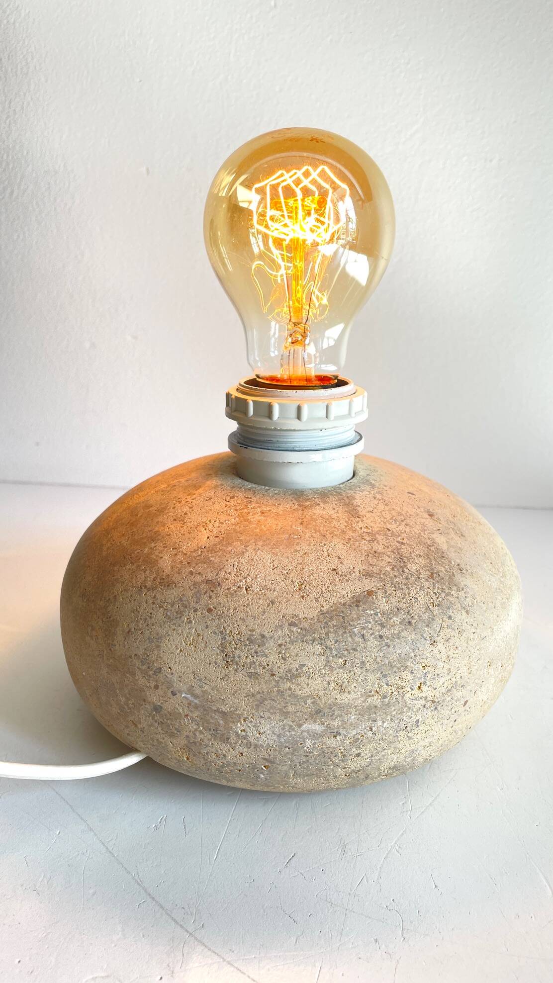 Vintage natural stone pebble lamp