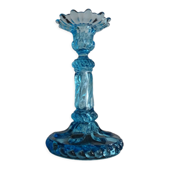 Bougeoir Portieux verre moulé bleu signé