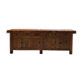 Brutalist buffet in old spruce