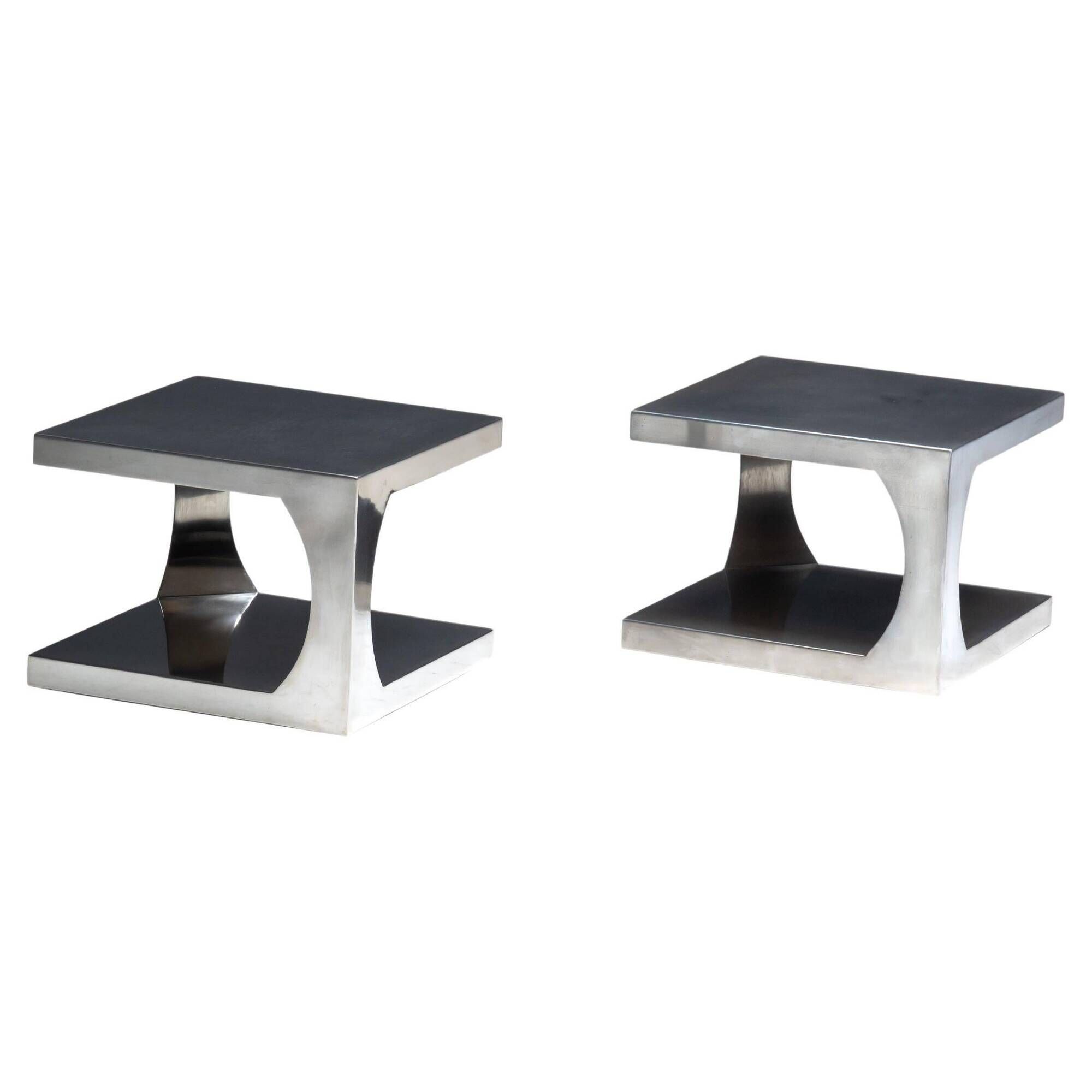 Tables d'appoint modernistes en aluminium, Italie, années 1970