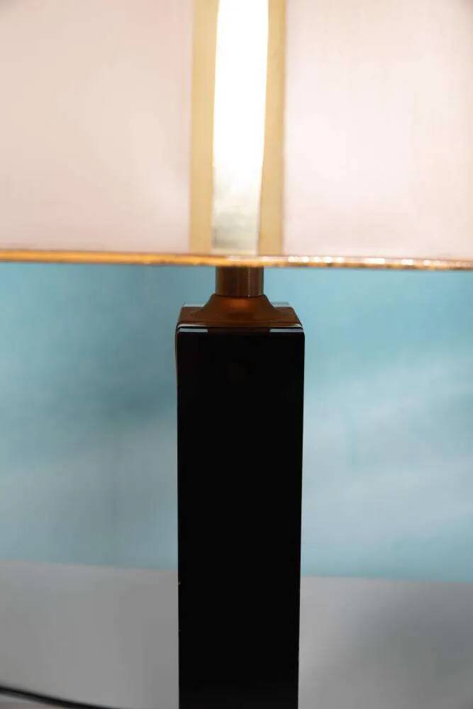 1970s vintage hotel-style Regency table lamp