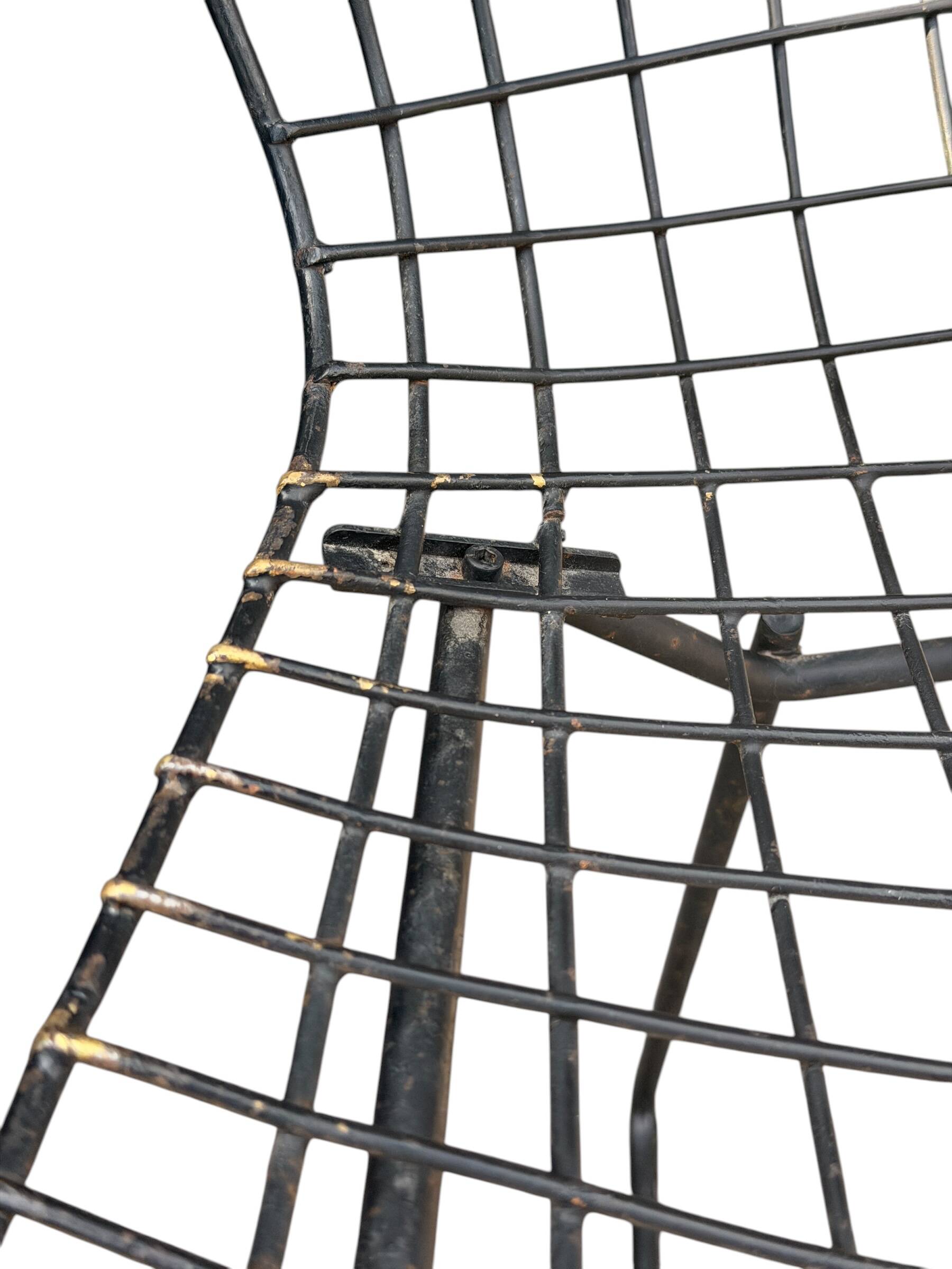Suite de 4 Chaises "Wire" — Harry Bertoia pour Knoll (Rilsan Noir)