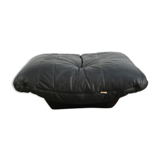 Ottoman Marsala leather, Michel Ducaroy editorial Ligne Roset 1971