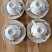 4 cups and saucers made of fine porcelain from Bavaria.