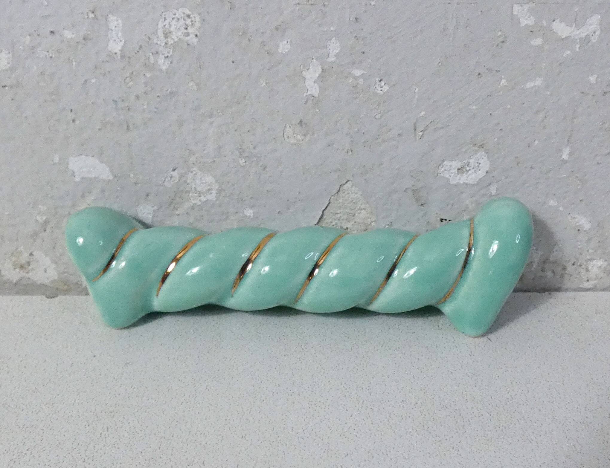 Saint Clement knife holder