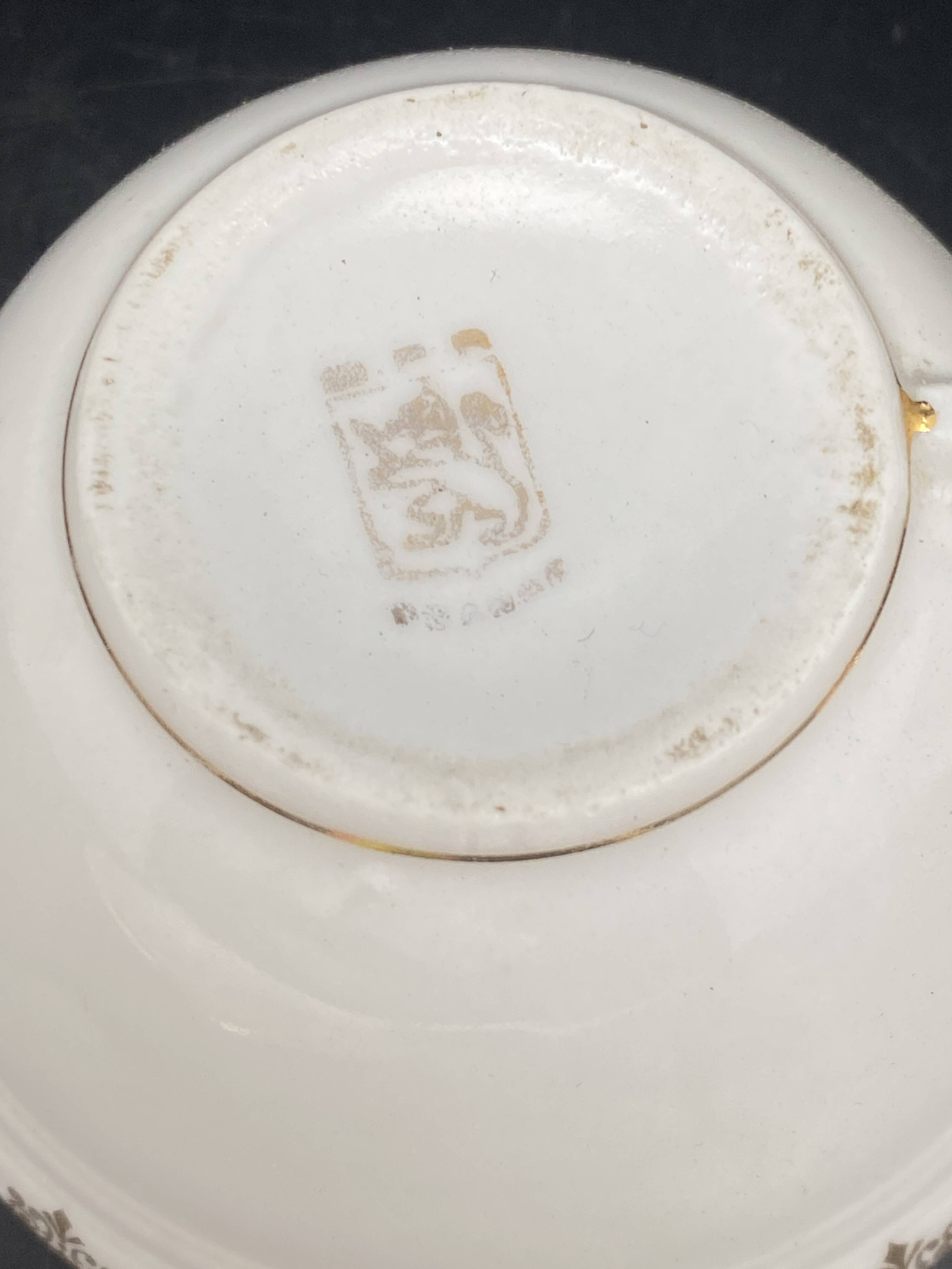 White and gilded Limoges porcelain tea/coffee service – MPM0724SV1