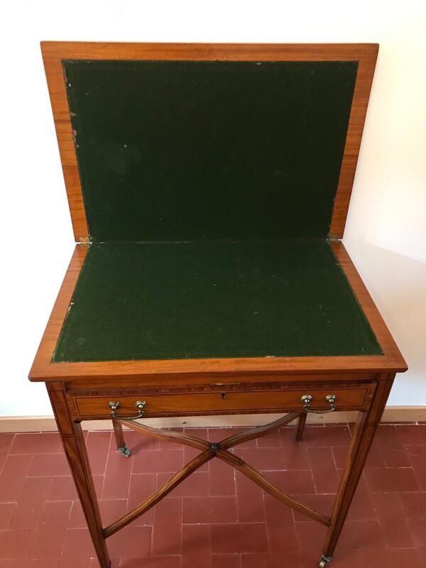 table à jeux portefeuille