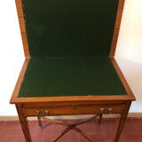 Wallet game table