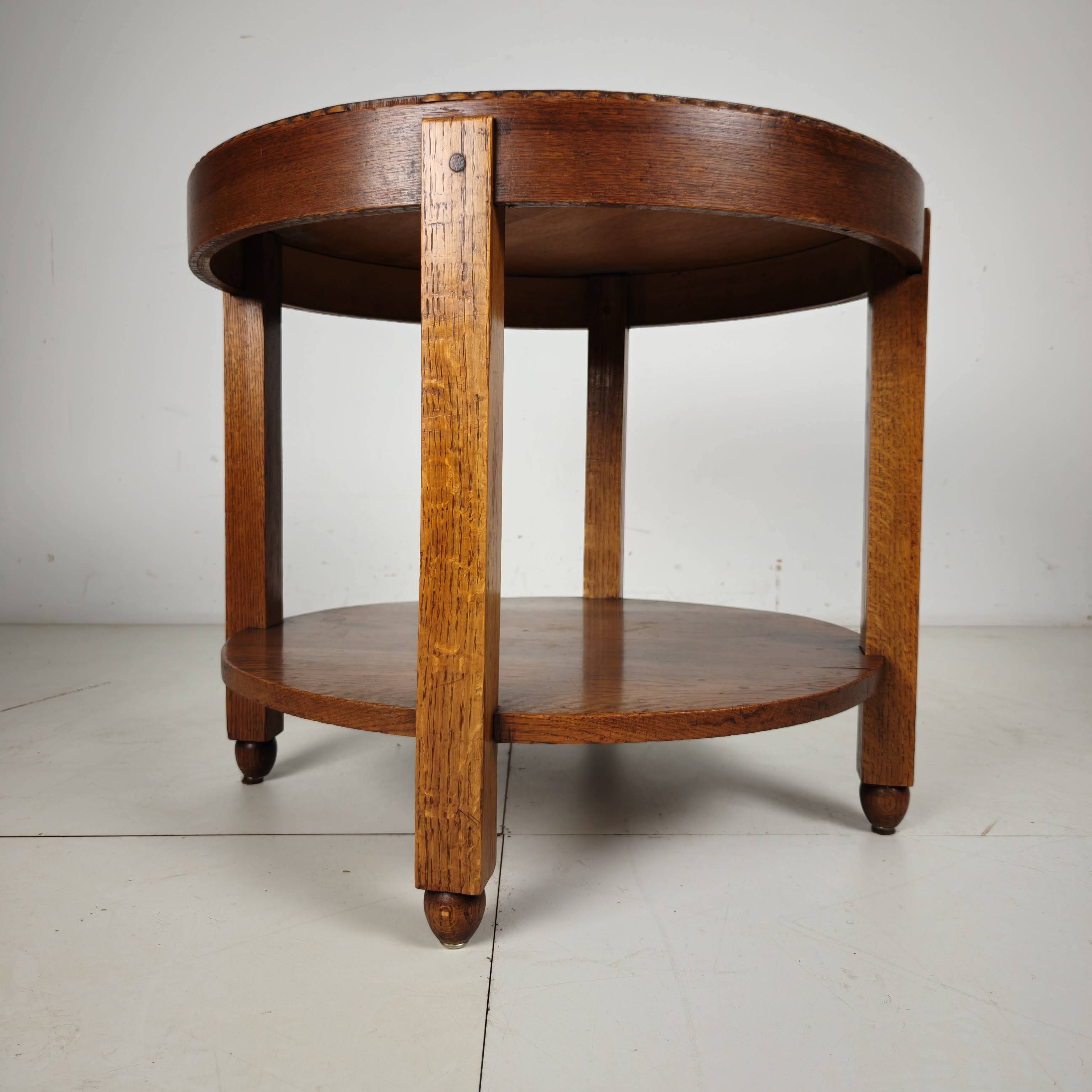 Table d'appoint Amsterdam School / Art Déco avec plateau incrusté d'étoiles vers 1920