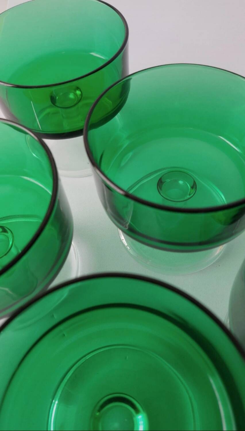 6 Luminarc green stemmed coupe glasses