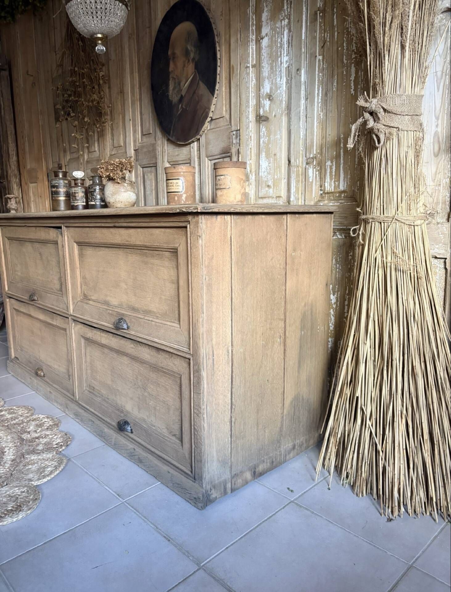 Ancien meuble à clapets en chêne