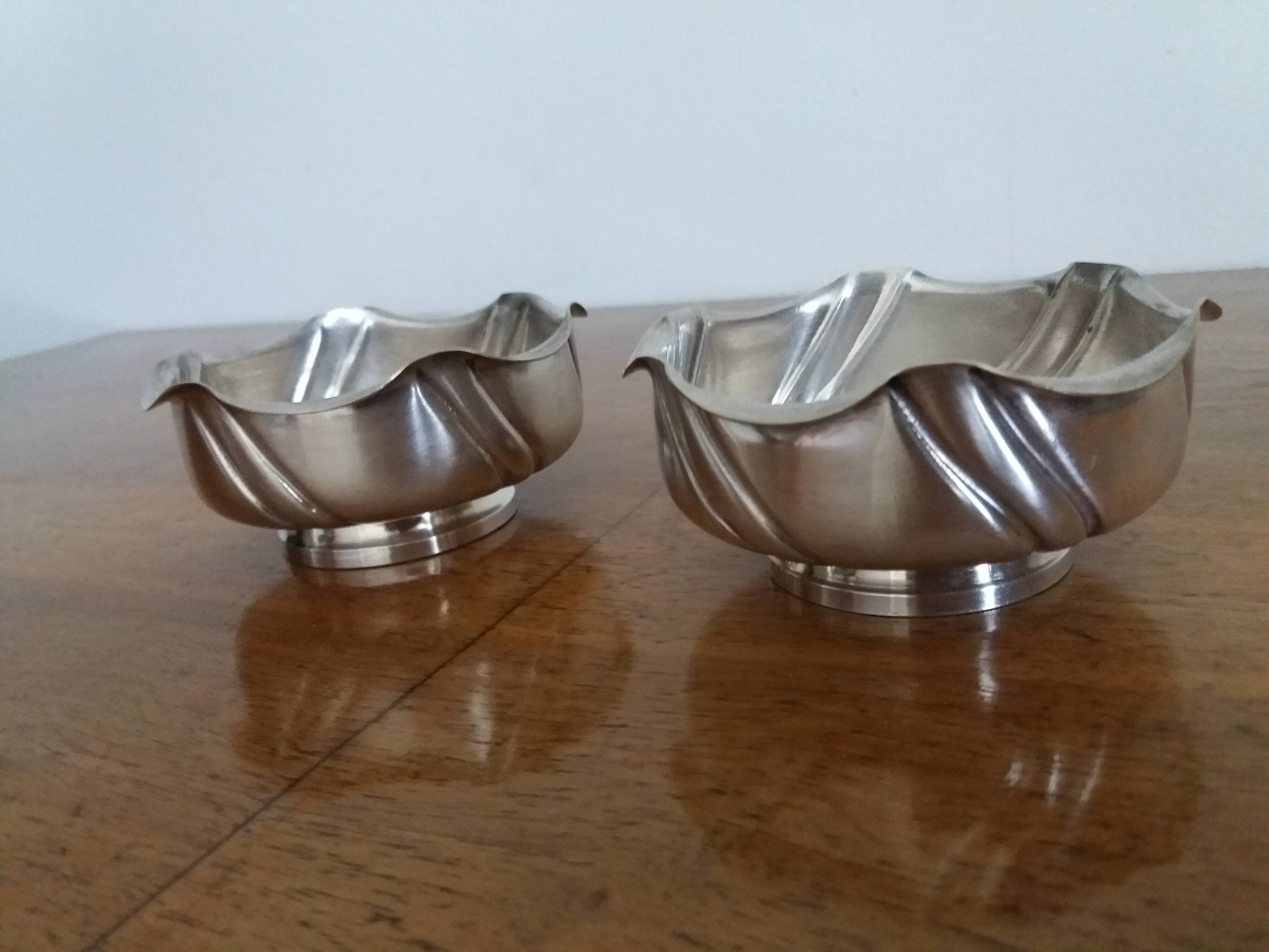 PAIR OF ART DECO SILVER-PLATED CUPLES