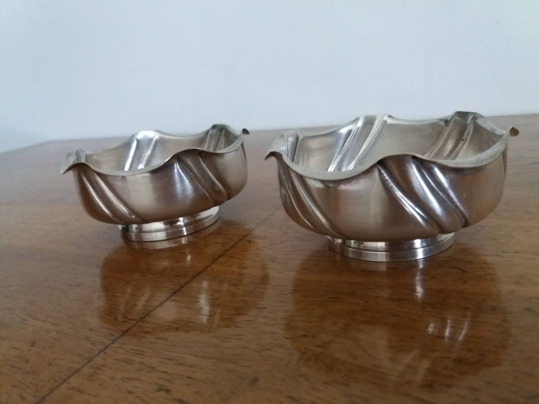 Paire de coupelles Art déco en métal argenté