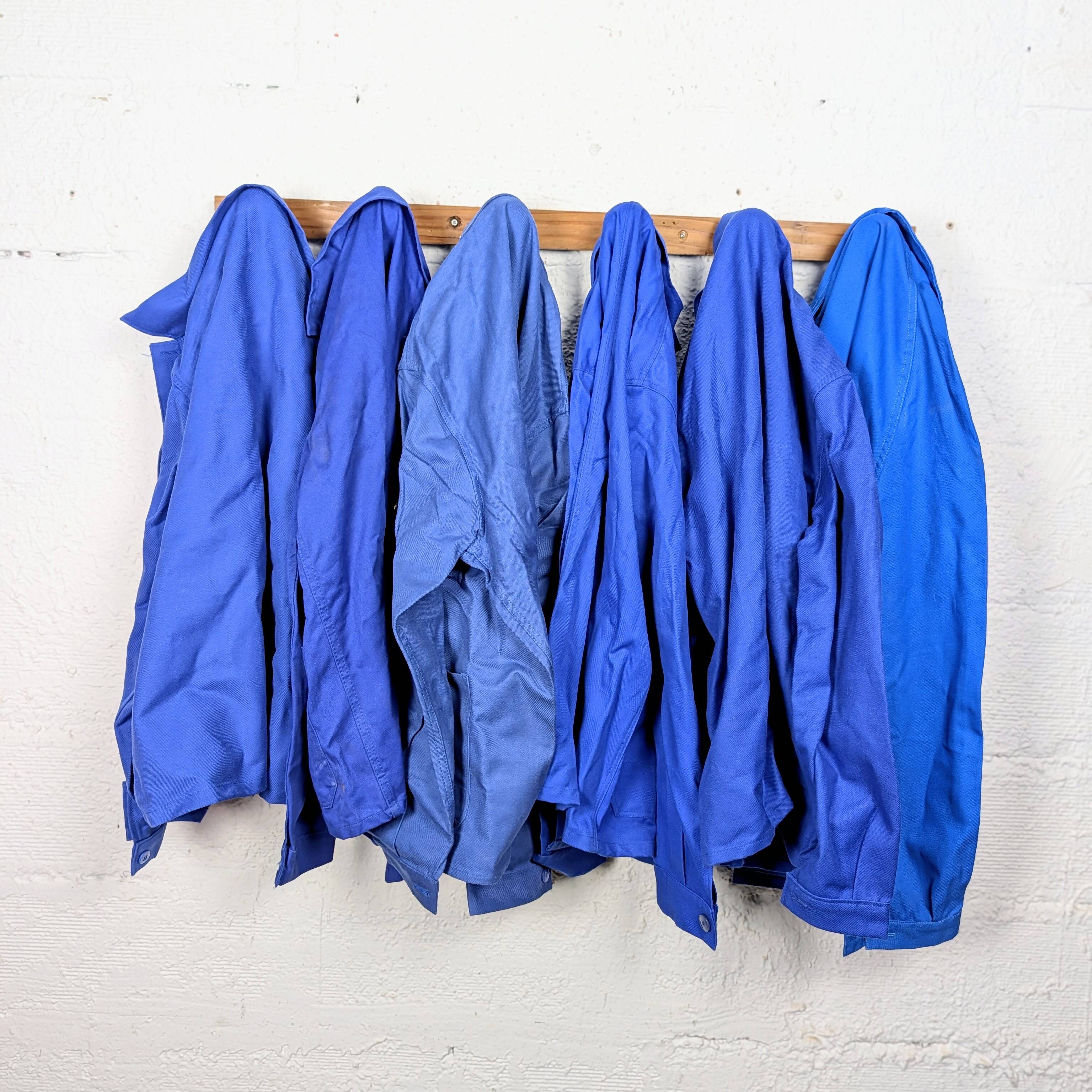 Wall-mounted coat rack with 6 hooks