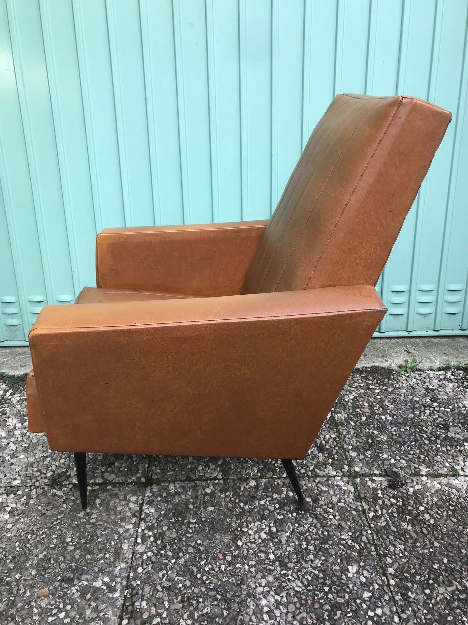 Former skai brown chair - black metal compass feet vintage 70s