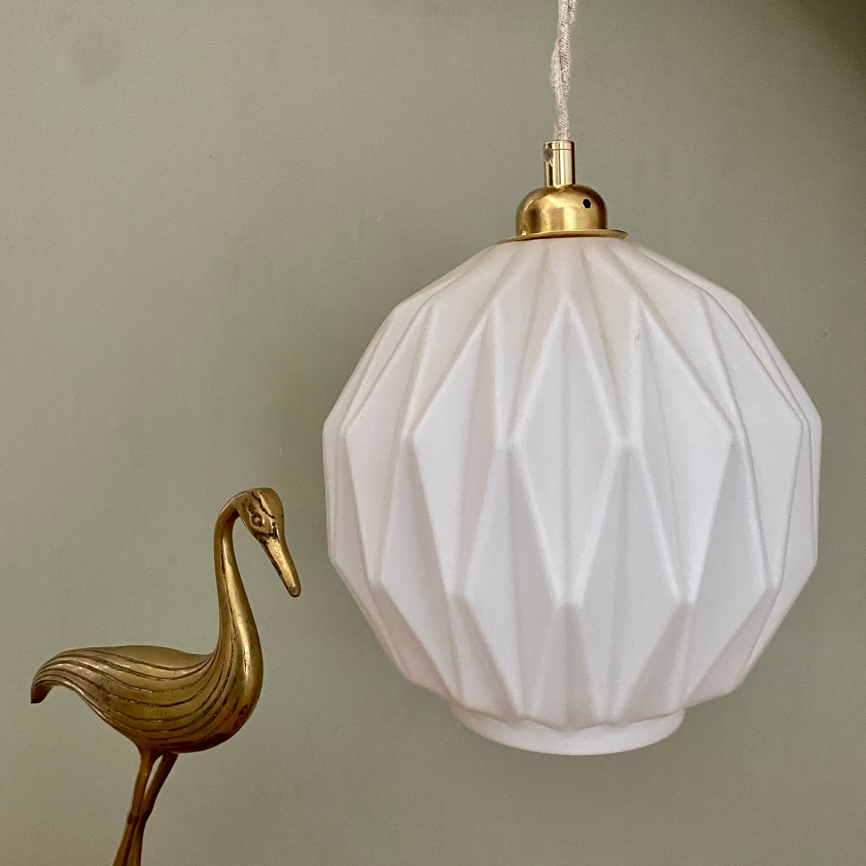 Vintage origami globe pendant lamp in white opaline