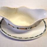 Very pretty gravy boat from Villeroy & Boch in good condition