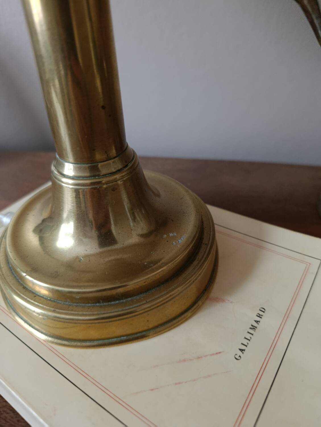 chic retro lamp in gold brass, pagoda lampshade imitation leather