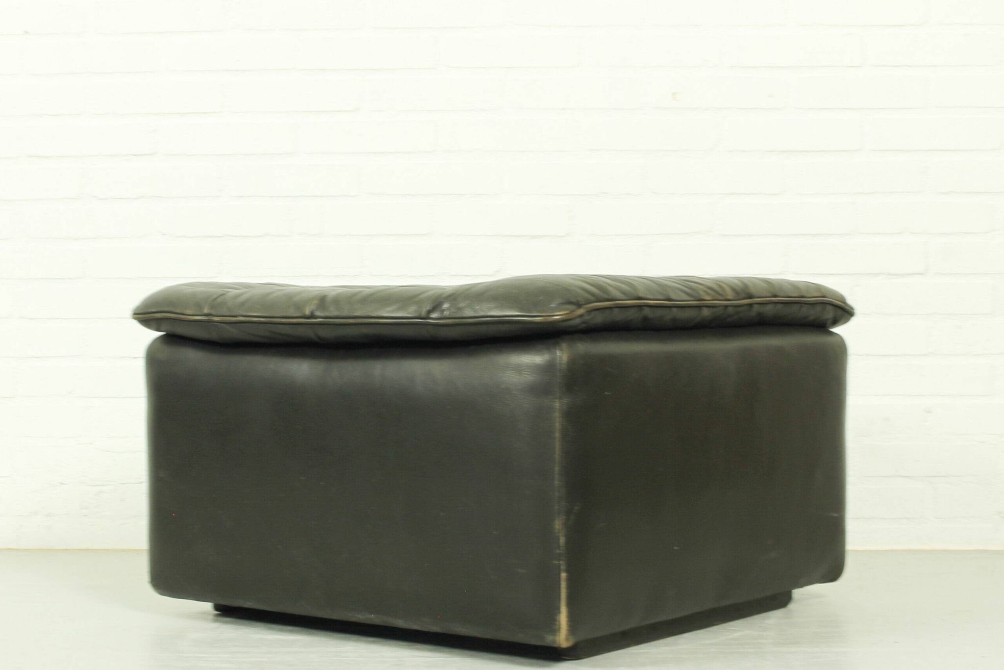 Salon modulaire De Sede DS-11 – cuir noir, design suisse des années 1970