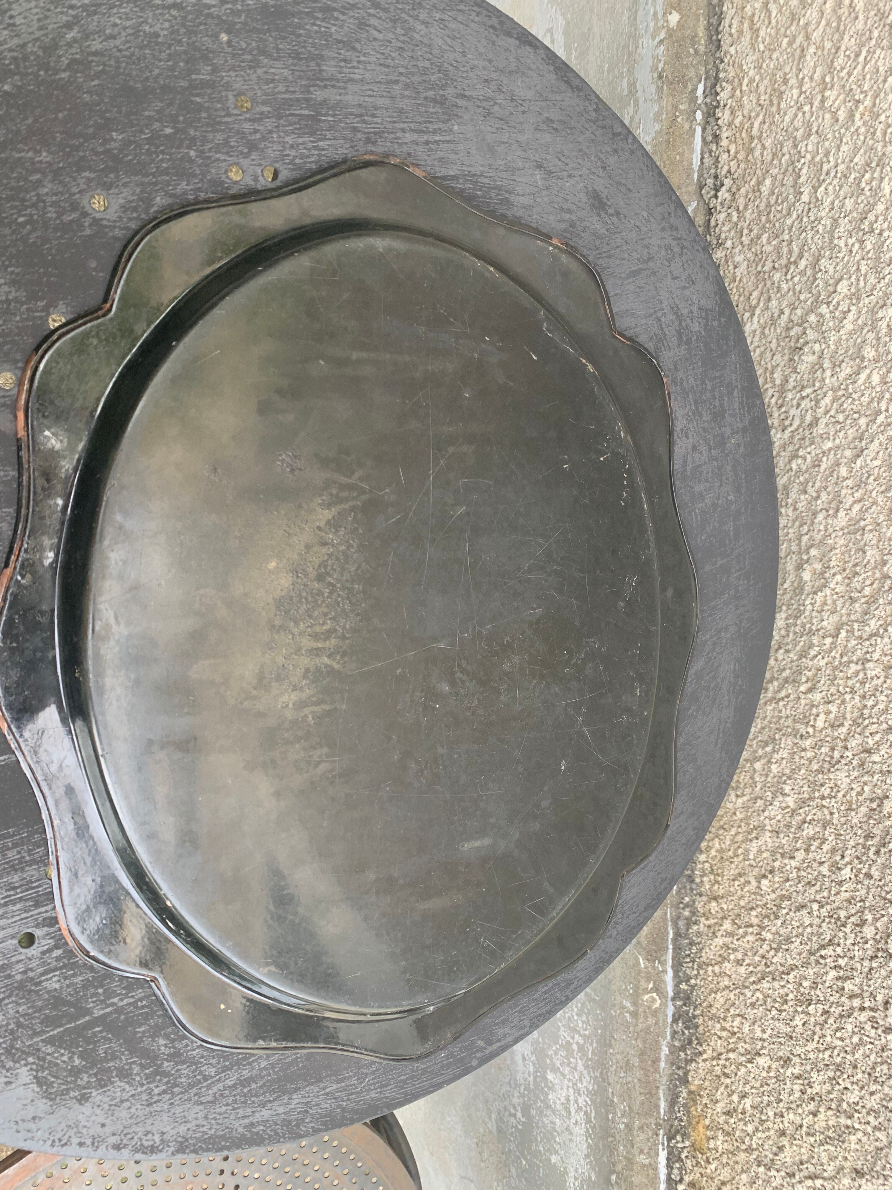 Bohemian and folkloric tray hand-painted flowers on a black metal background