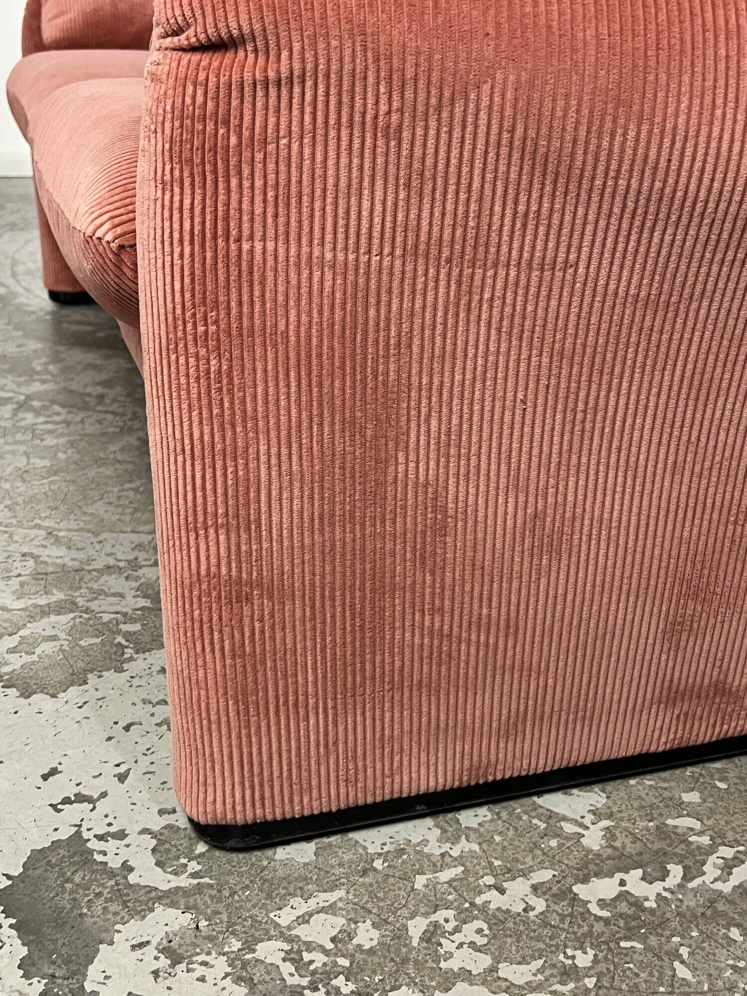 Maralunga sofa by Vico Magistretti for Cassina Italy 1973