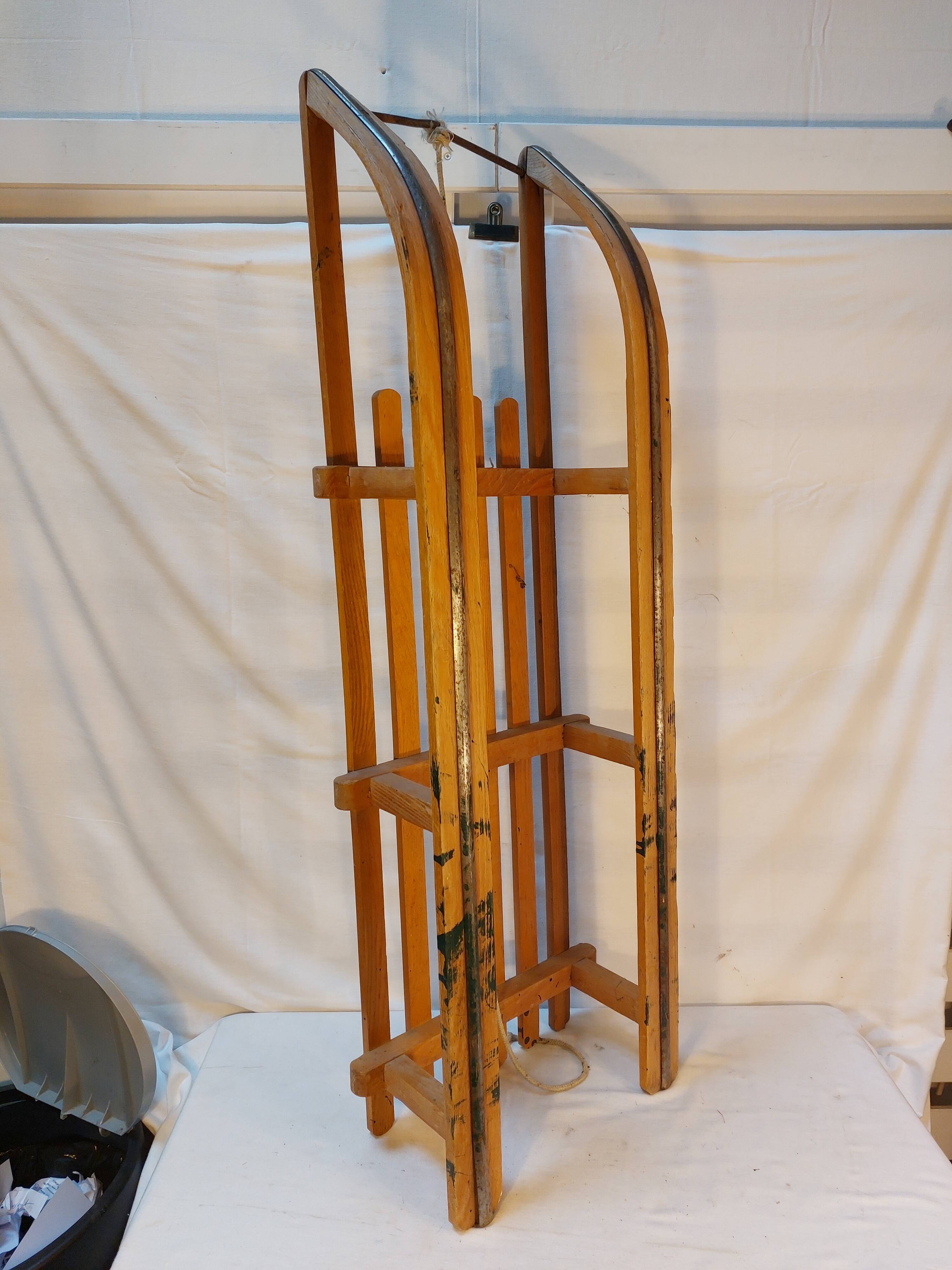 Vintage solid beech sled signed La Hutte - 110 cm