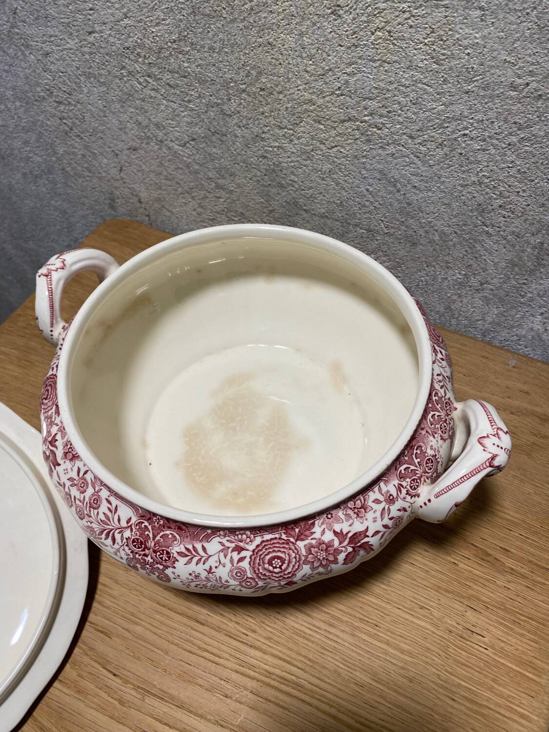 Villeroy and Boch soup tureen, Burgenland model, red