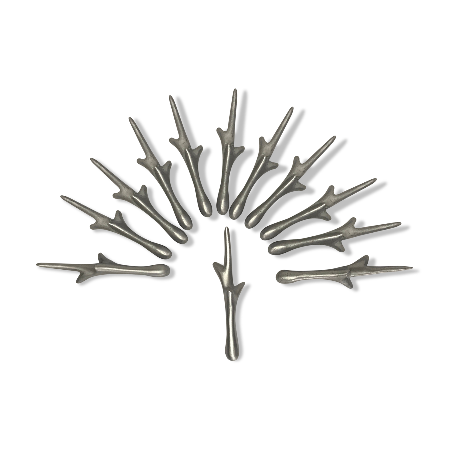 12 contemporary knife carriers