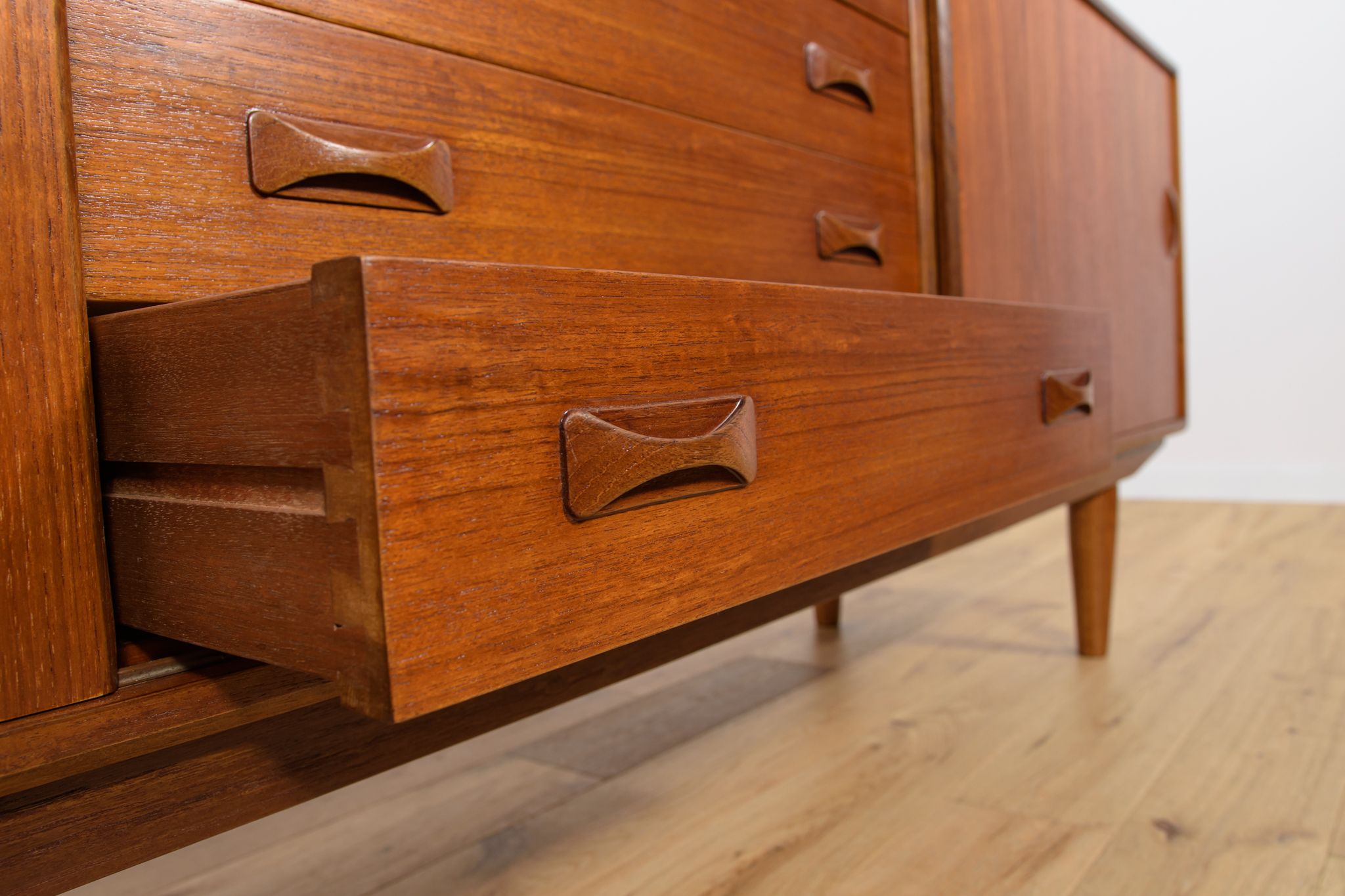 Enfilade en teck de Clausen & Son, années 1960