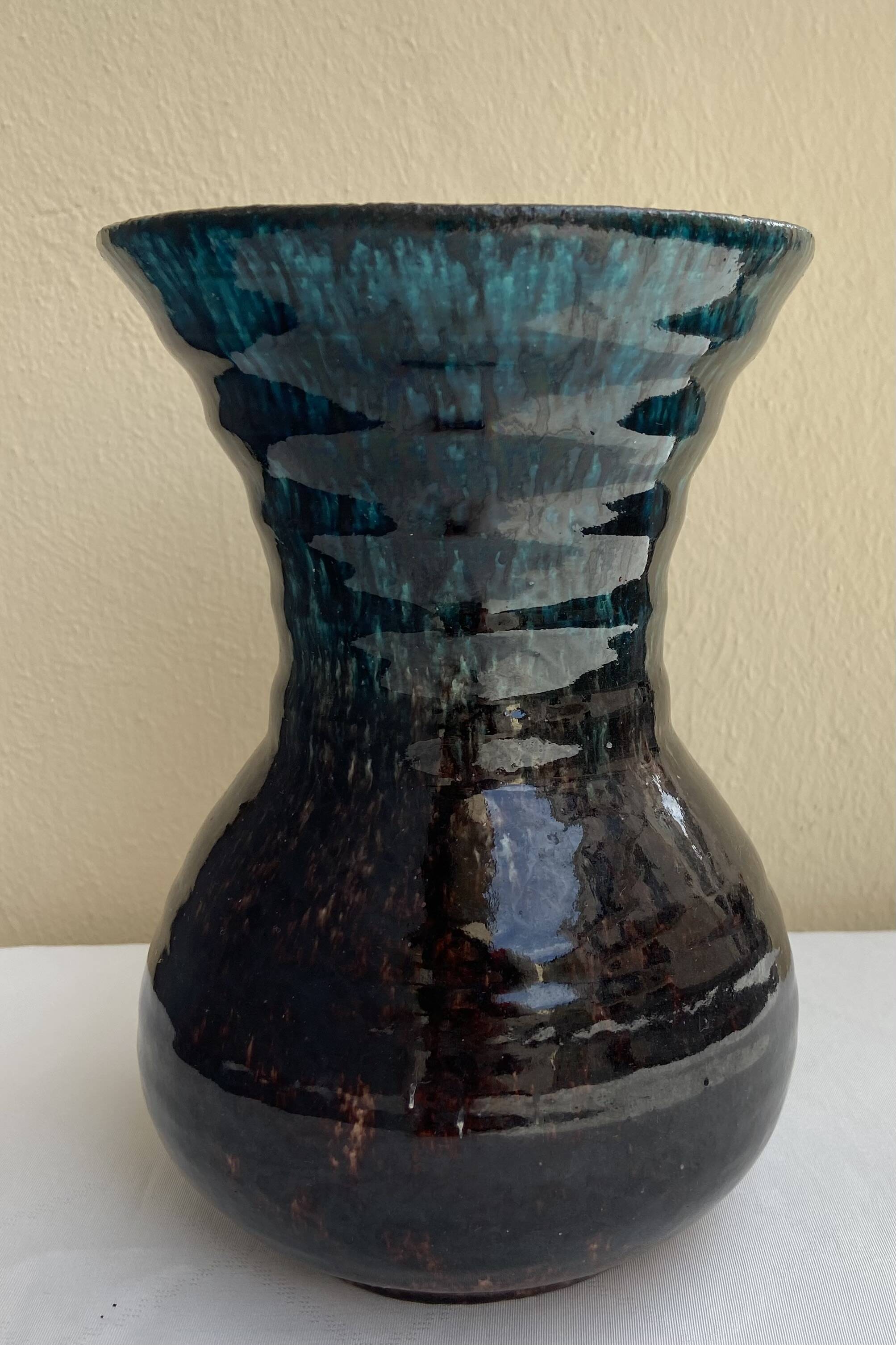 Accolay ceramic vase from the 1960s
