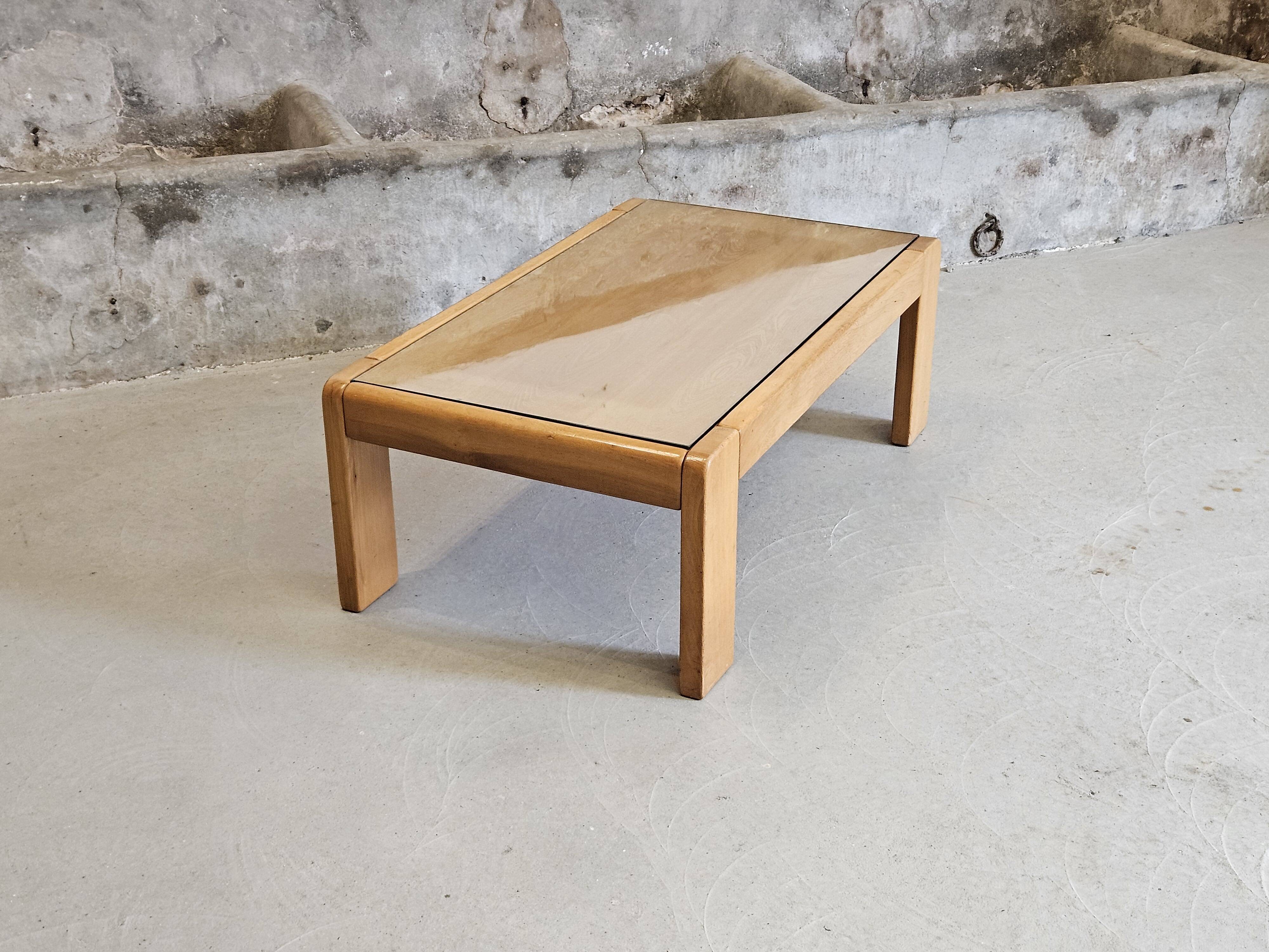 Designer coffee table 1970-1980 in kois elm and glass