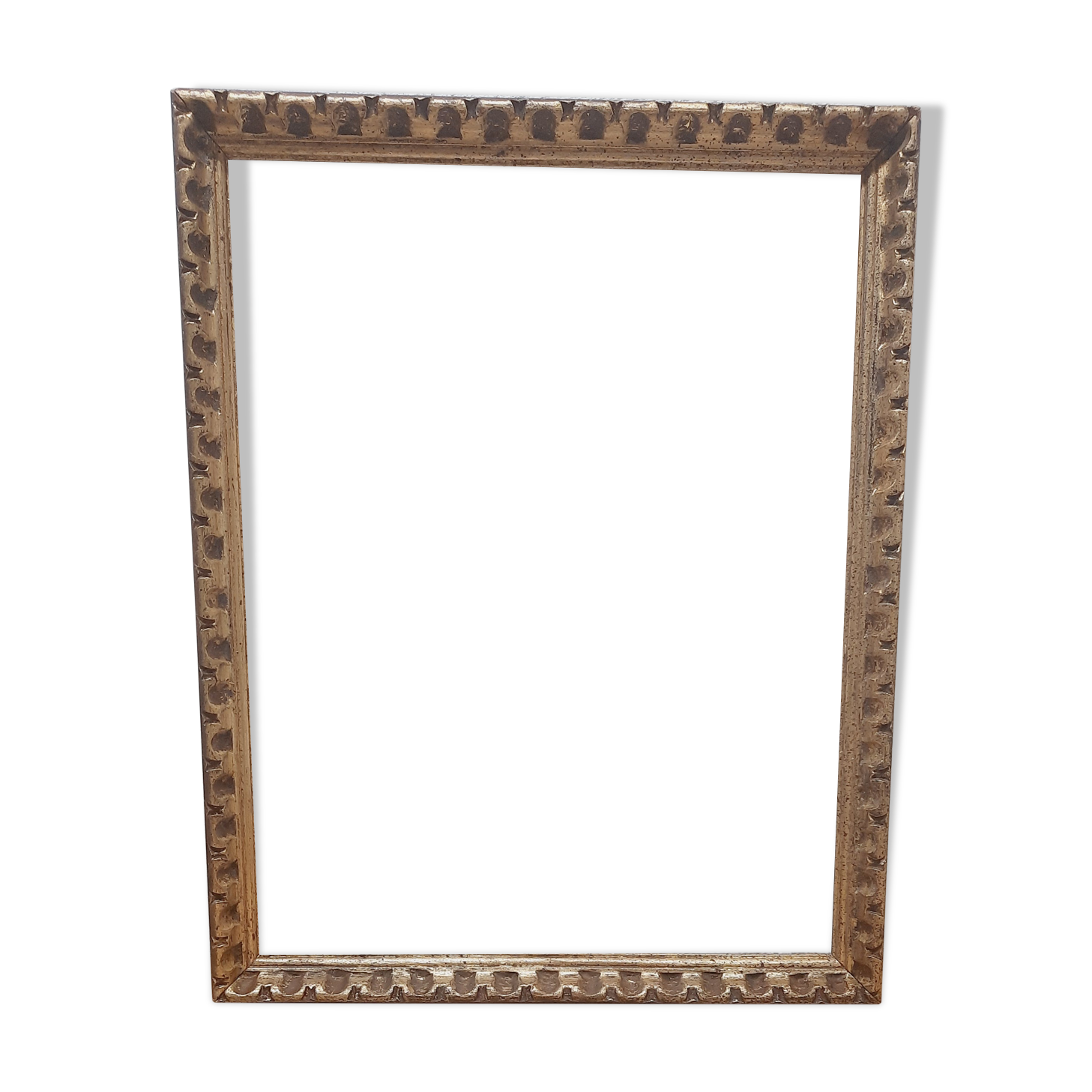 Golden wood frame with godrons
