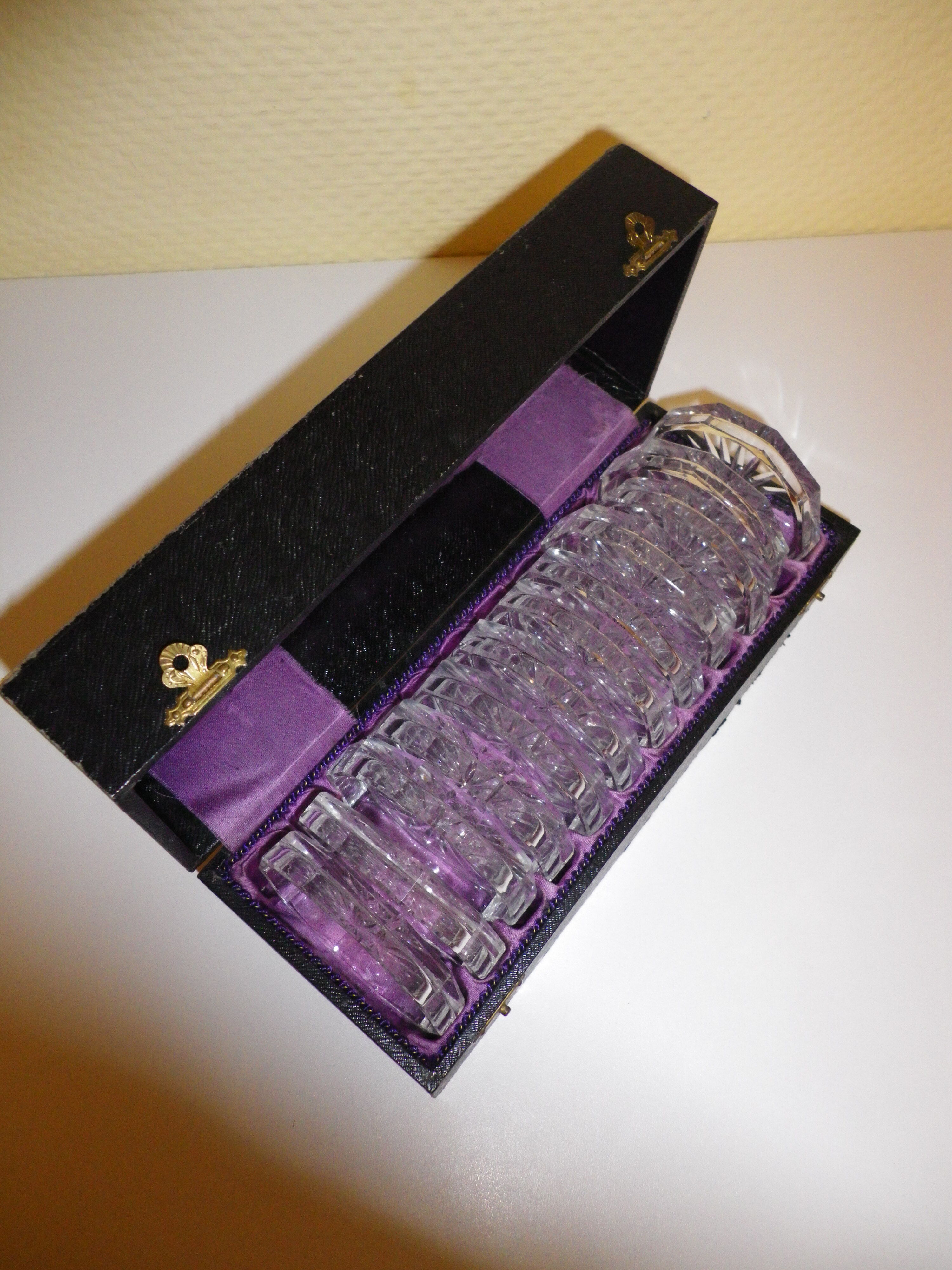 12 under crystal glasses in their original box 1950