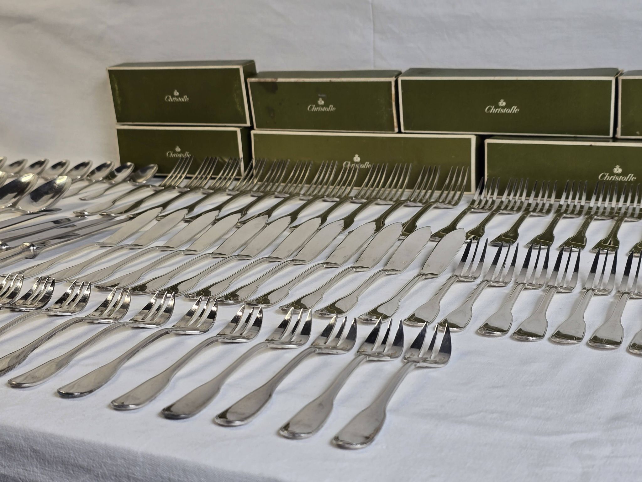 87-piece household cutlery set from Christofle, Versailles model, in metal.