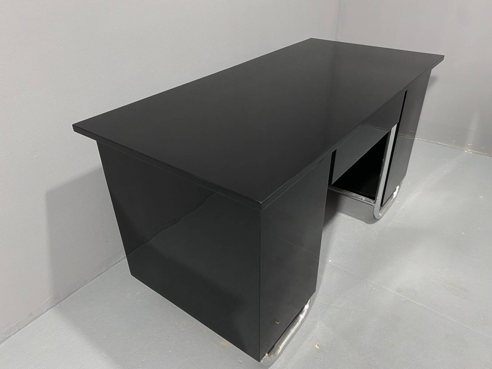 Bureau moderniste tchécoslovaque en chrome et bois, années 1950, Europe