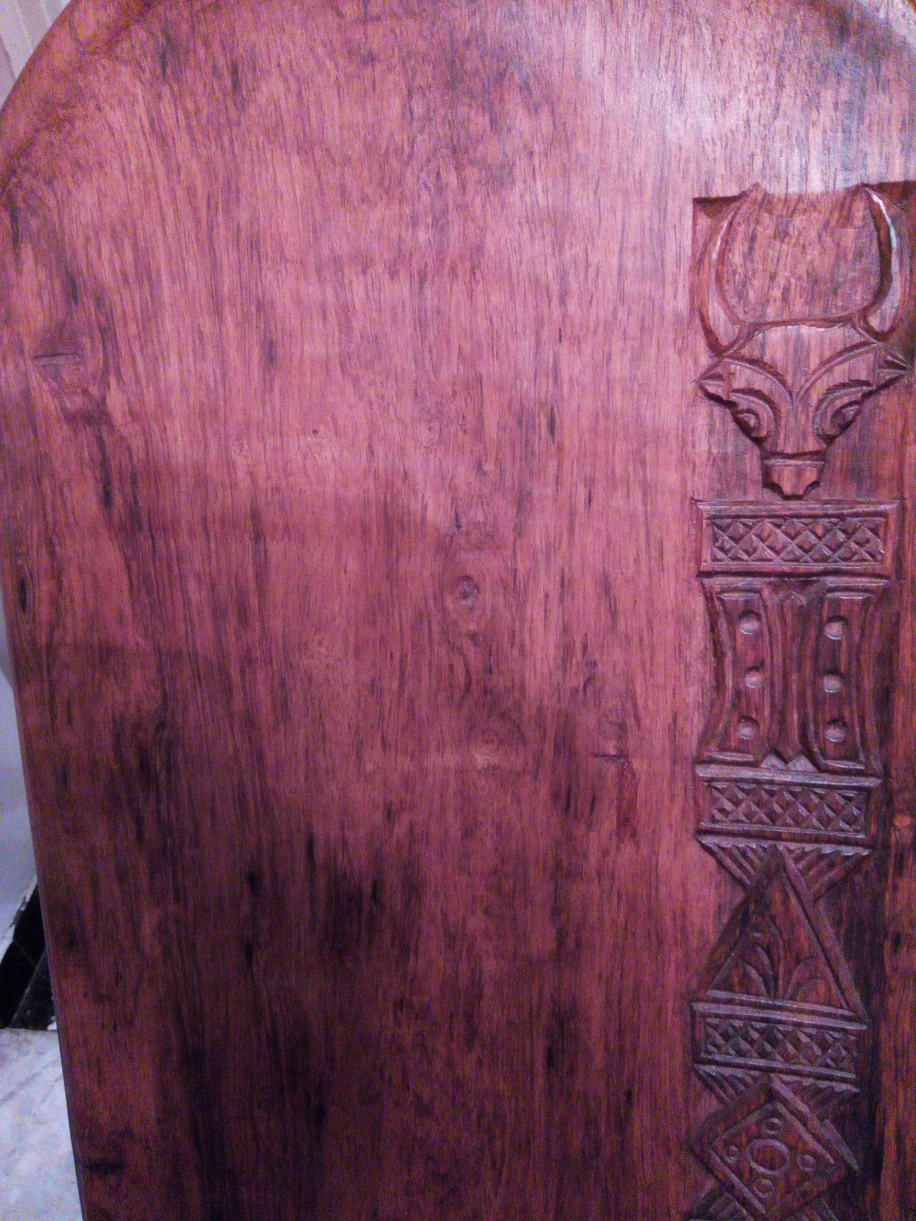 Chaise malgache en palissandre sculpté