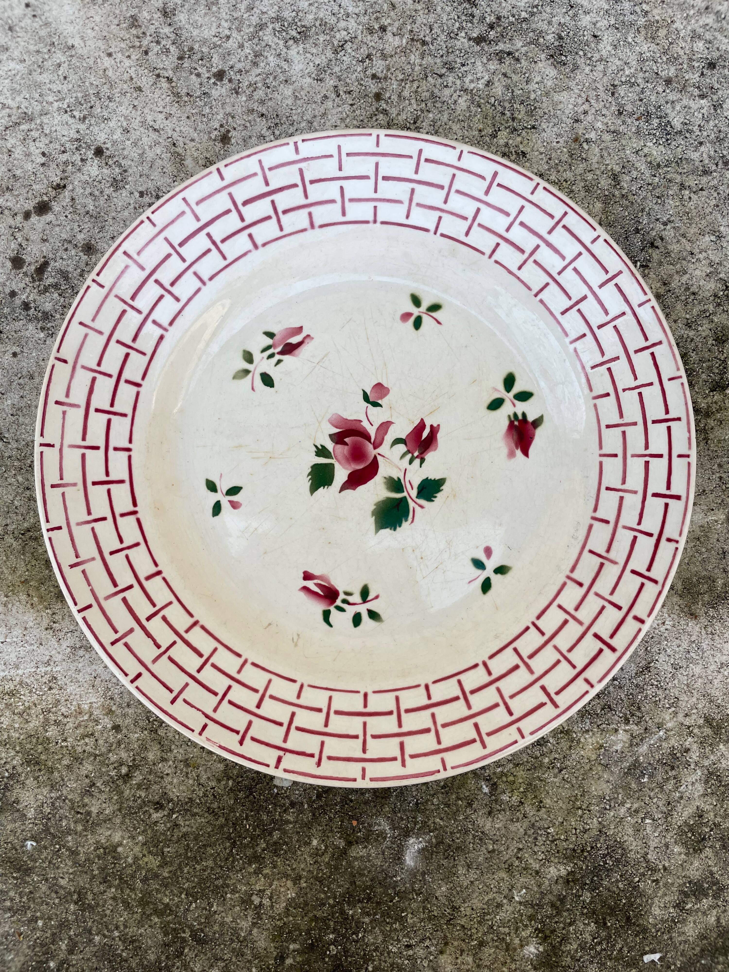 Floral patterned plate with rose buds Sarreguemines Digoin