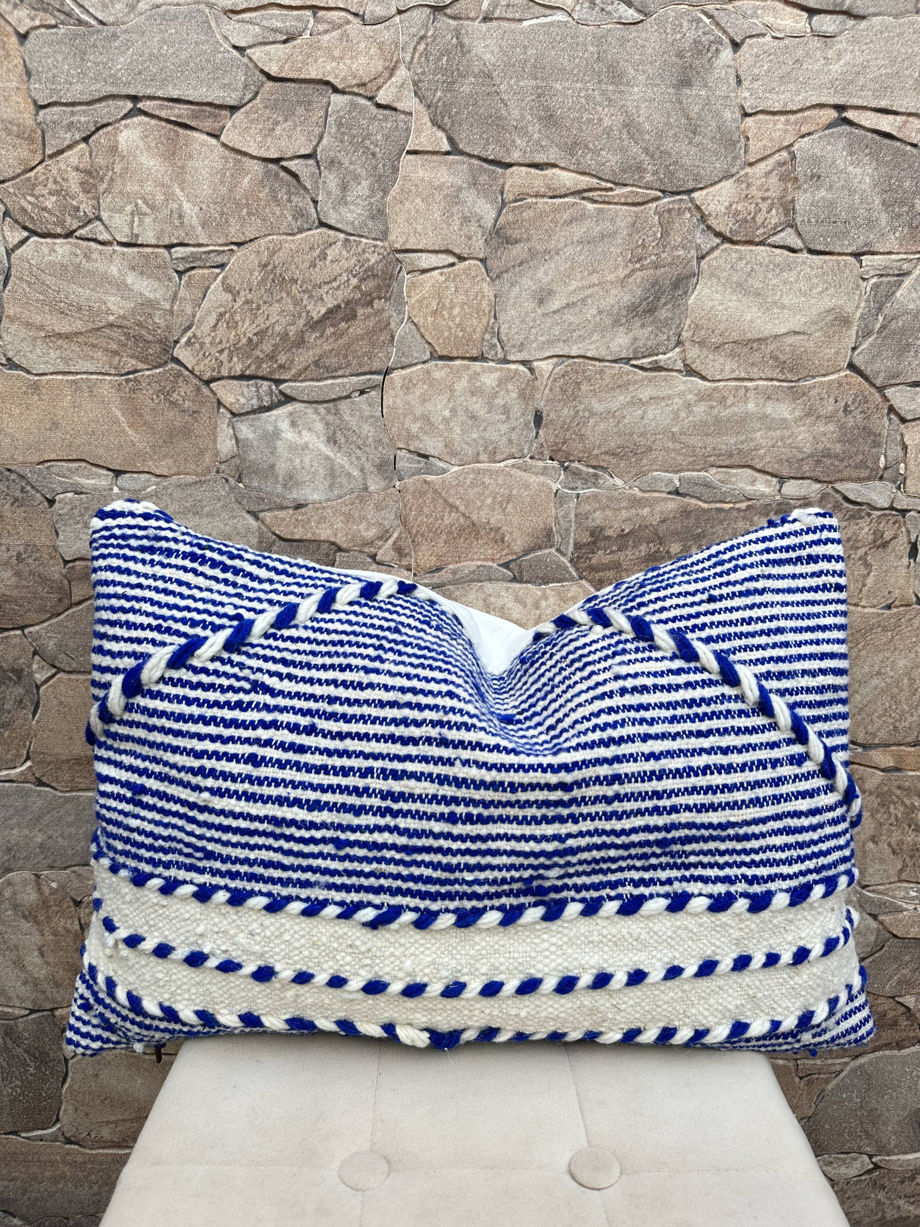 Handmade cushion cover in Berber wool: Moroccan Kilim cushion