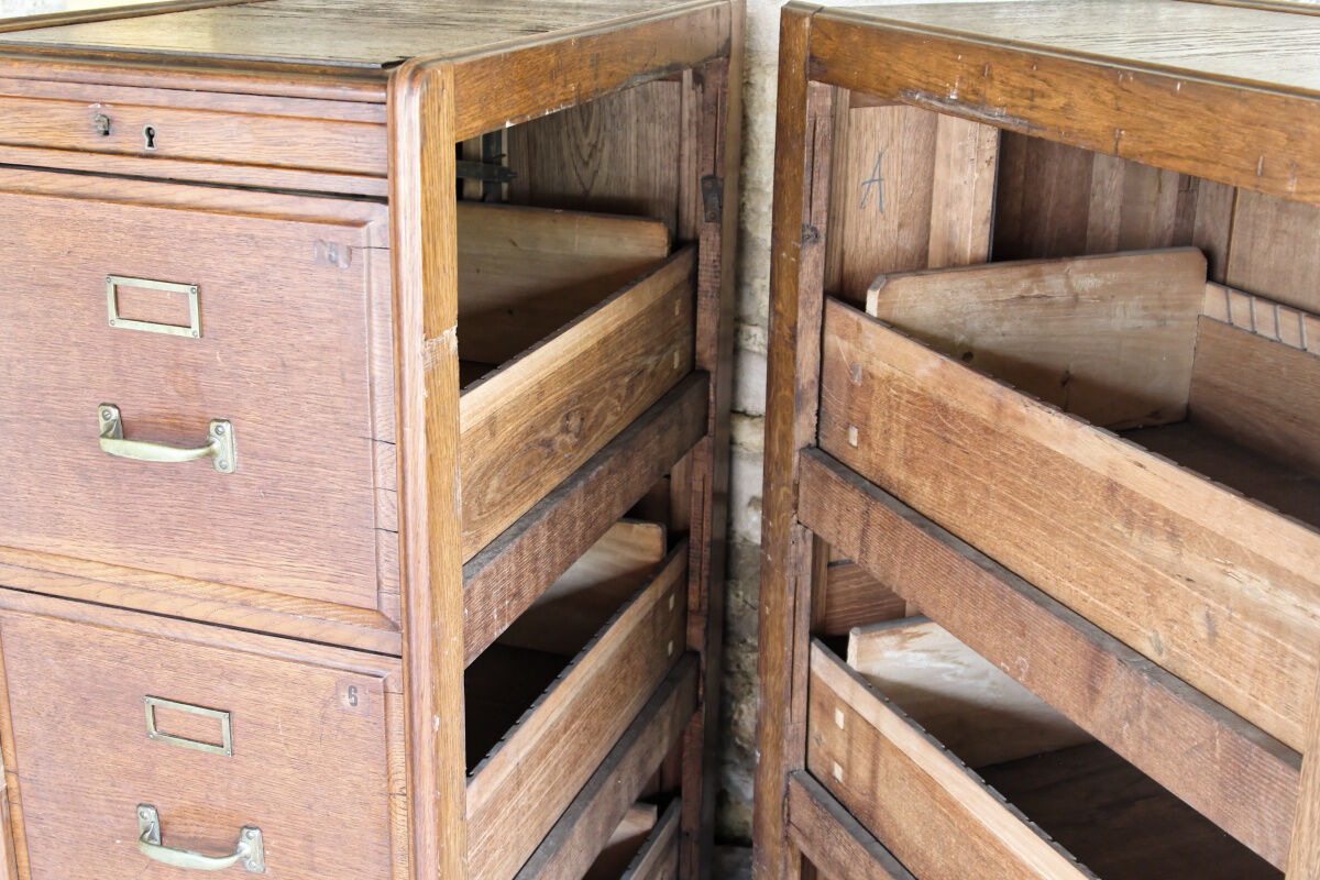 Old double oak binder