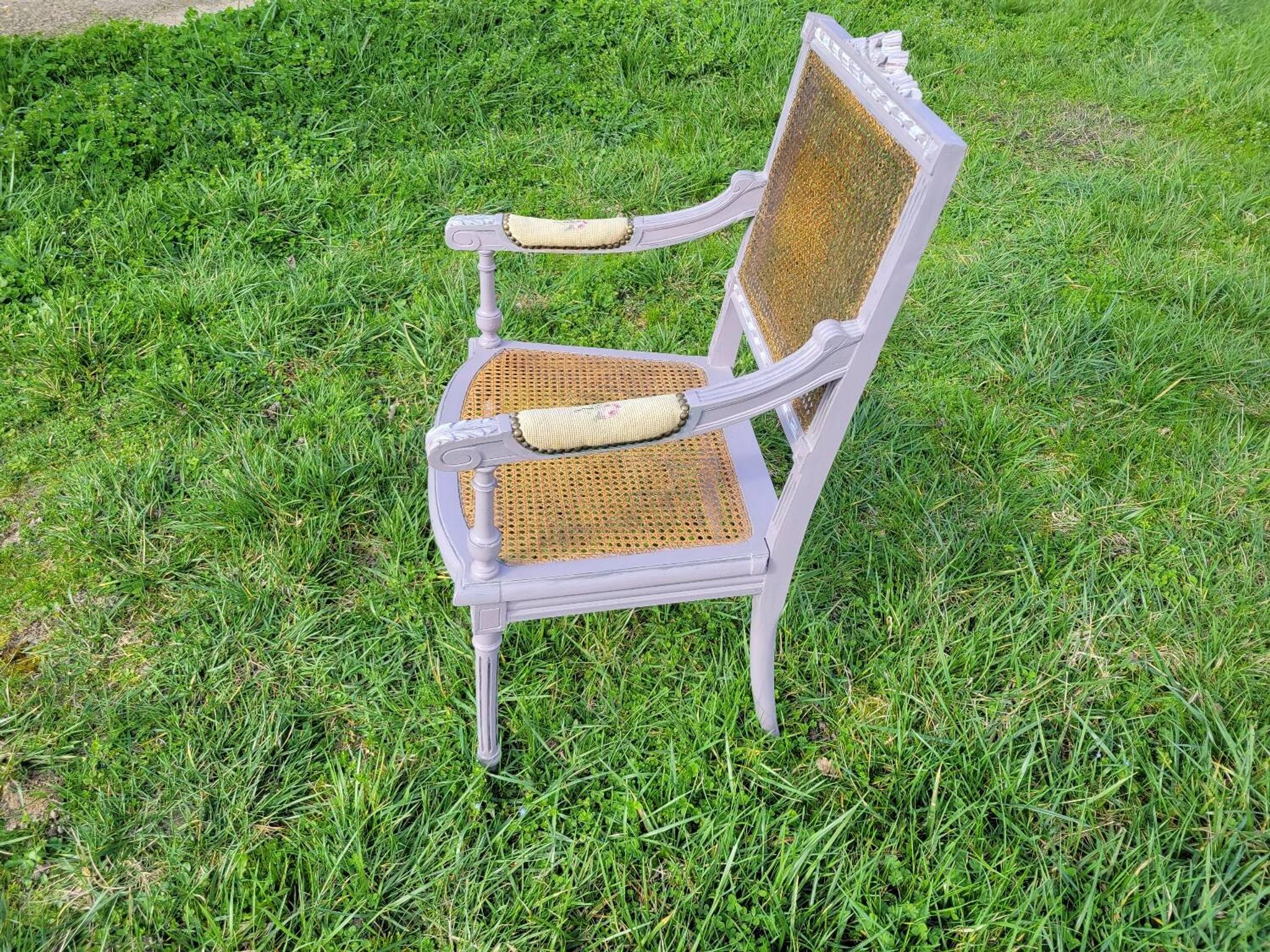 Fauteuil Louis XVI en cannage, milieu du XIXe siècle