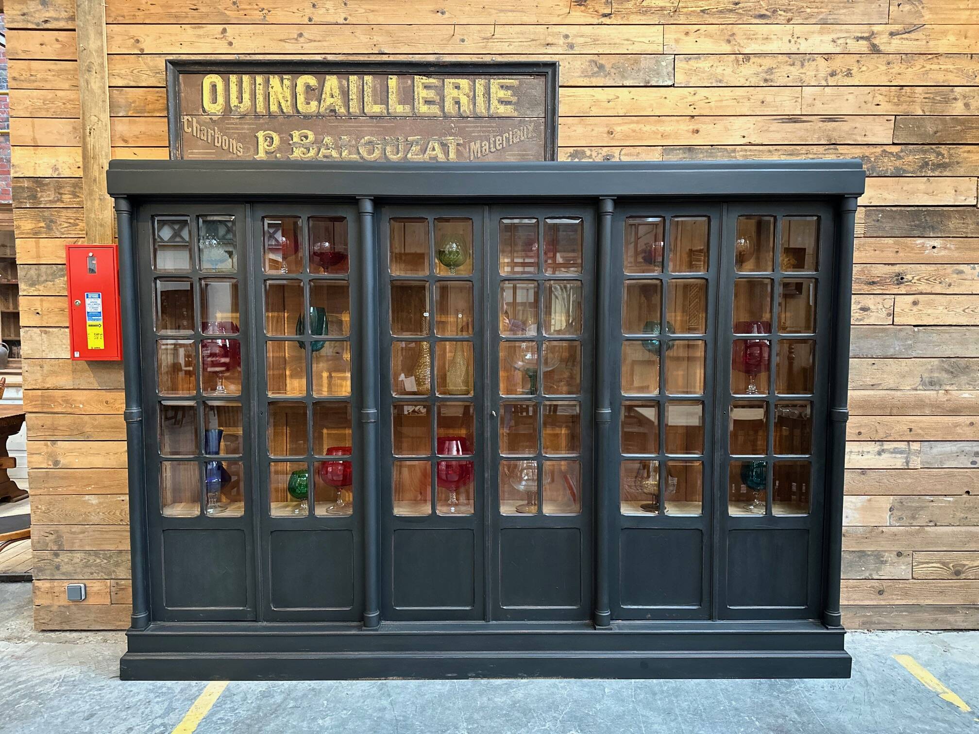 Immense vitrine de magasin début XXème