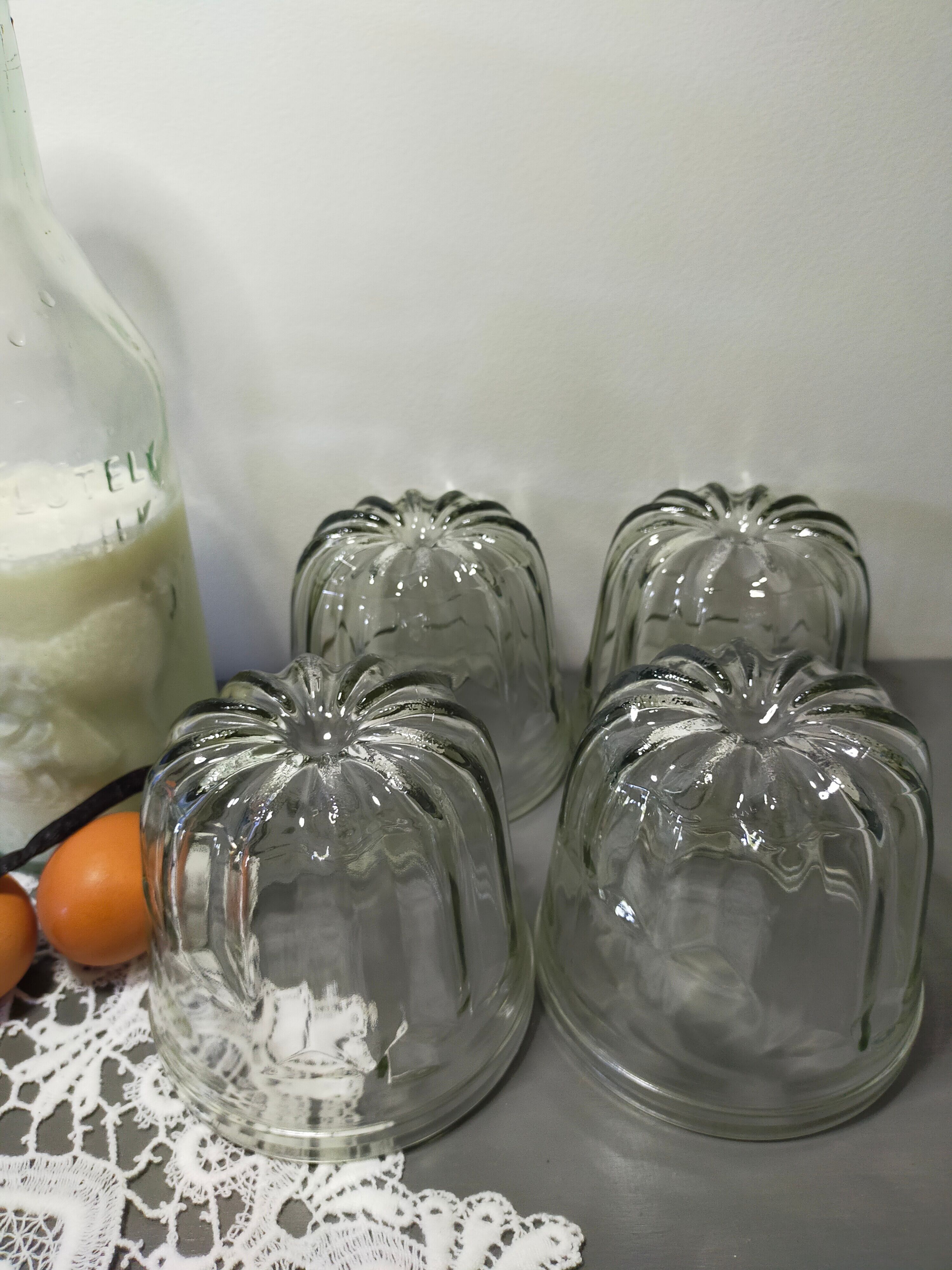 Set of 4 glass cannelé molds