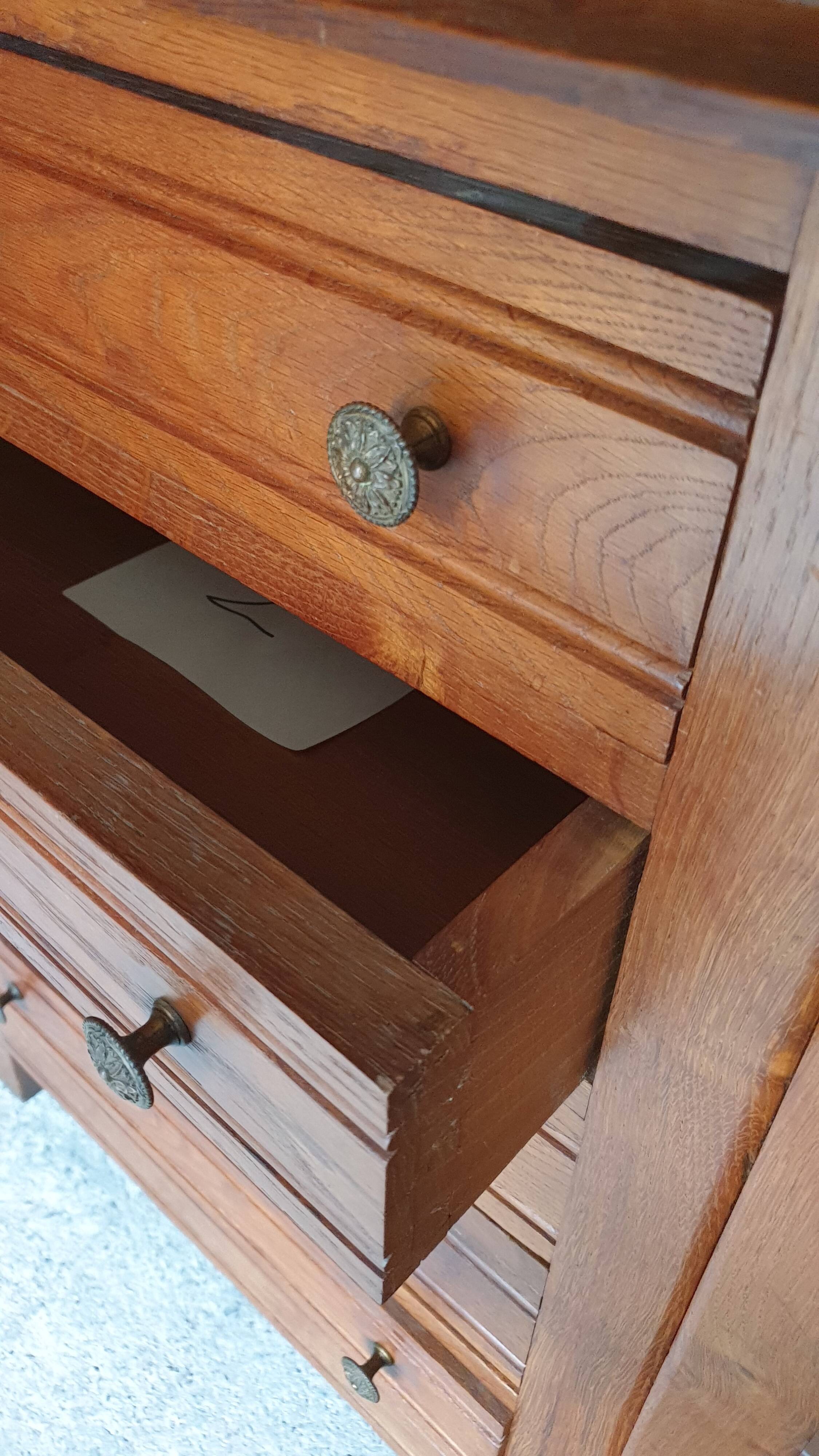 Dressing table chest of drawers