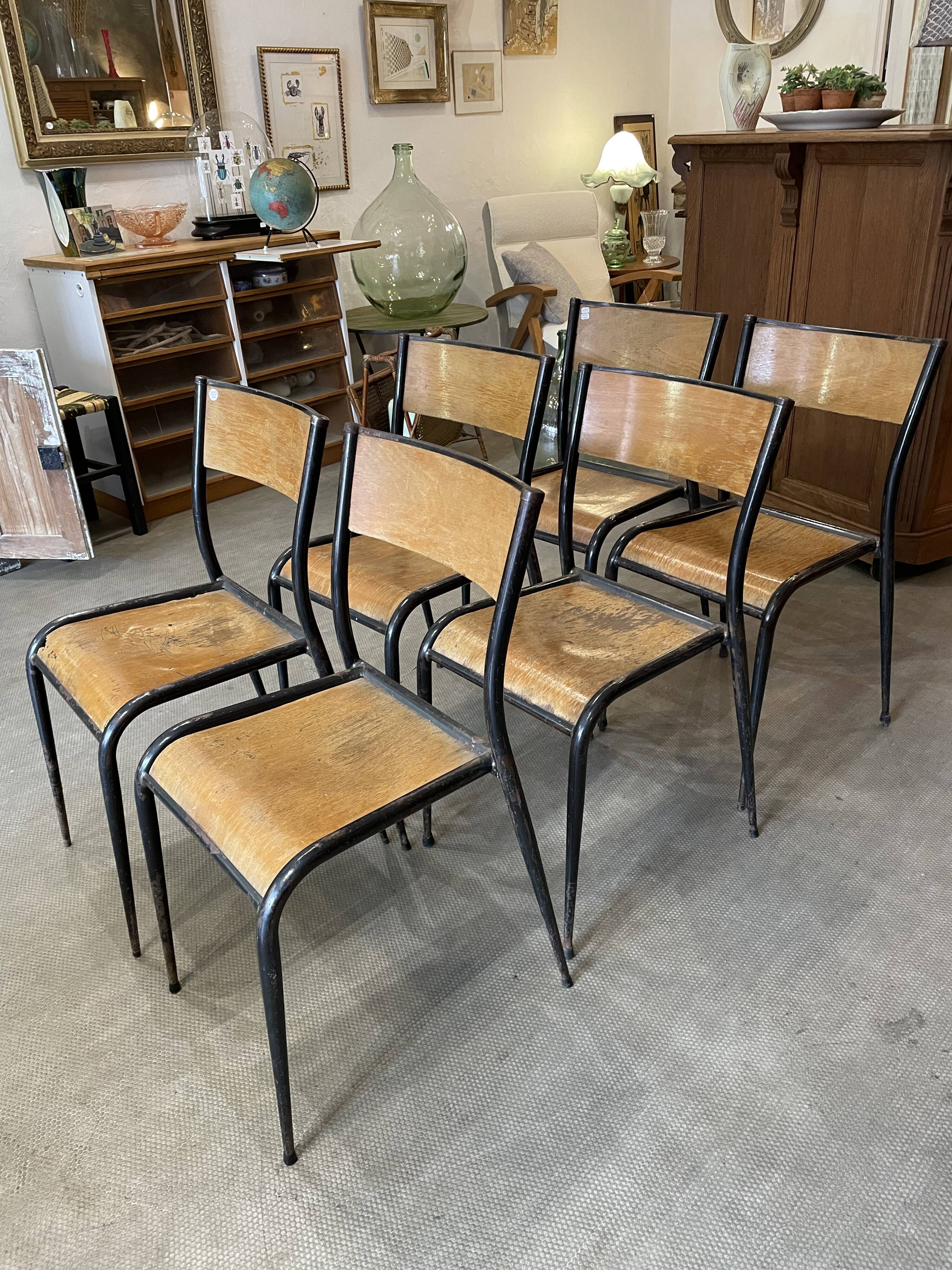 6 Mullca 510 school chairs